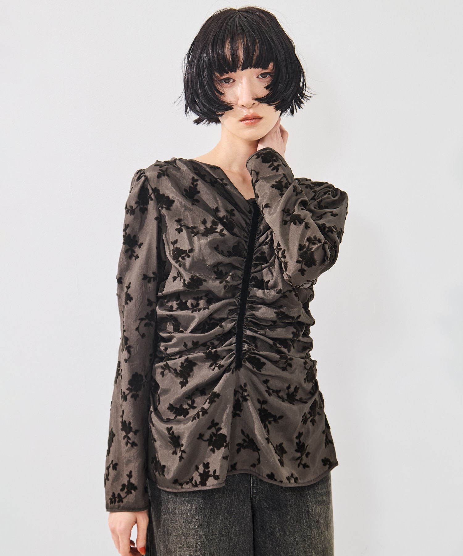 FLOCKED ROSE PRINT GATHERED BLOUSE FETICO