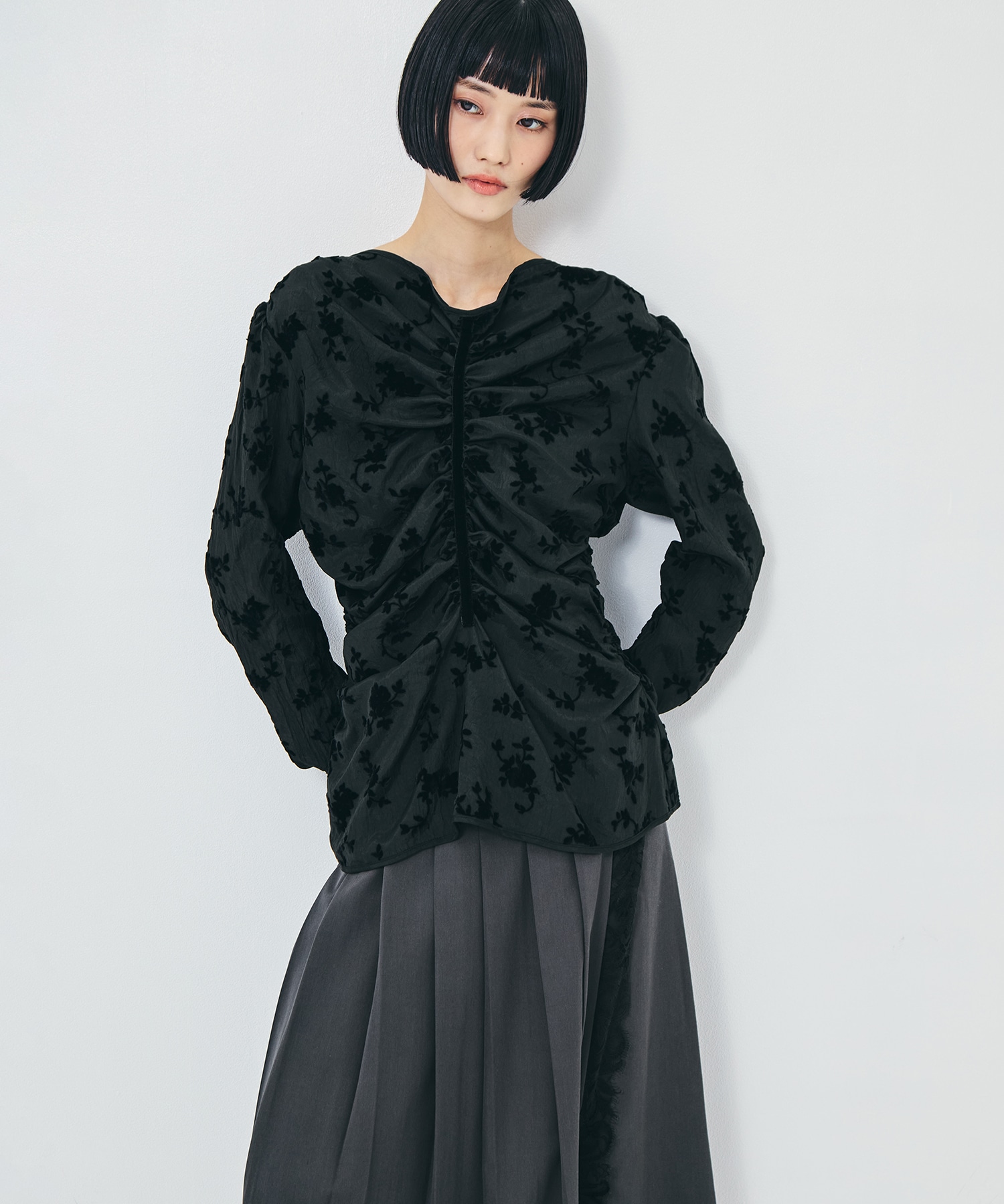 FLOCKED ROSE PRINT GATHERED BLOUSE FETICO