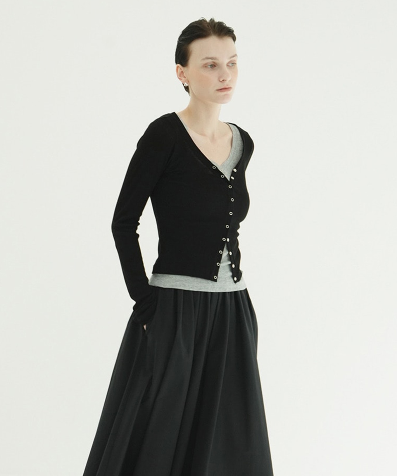 CURVED NECK LAYERED SET TOPS CLANE