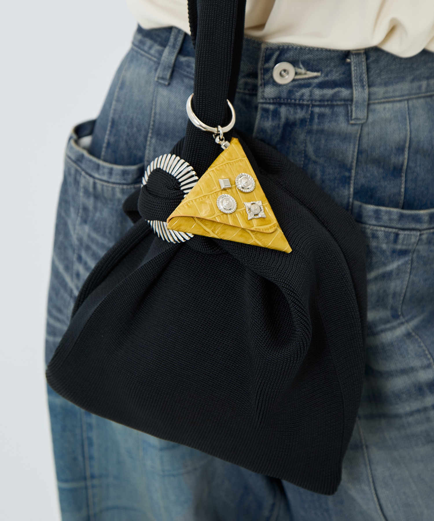Triangle charm VIVI TOGA