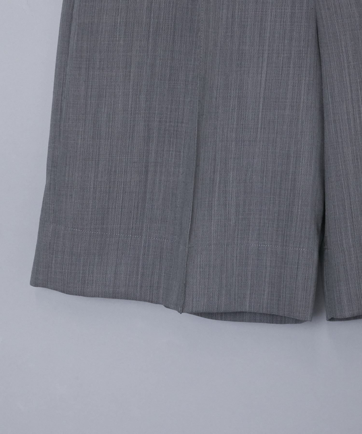 ONE TUCKS SHORTS IRENISA