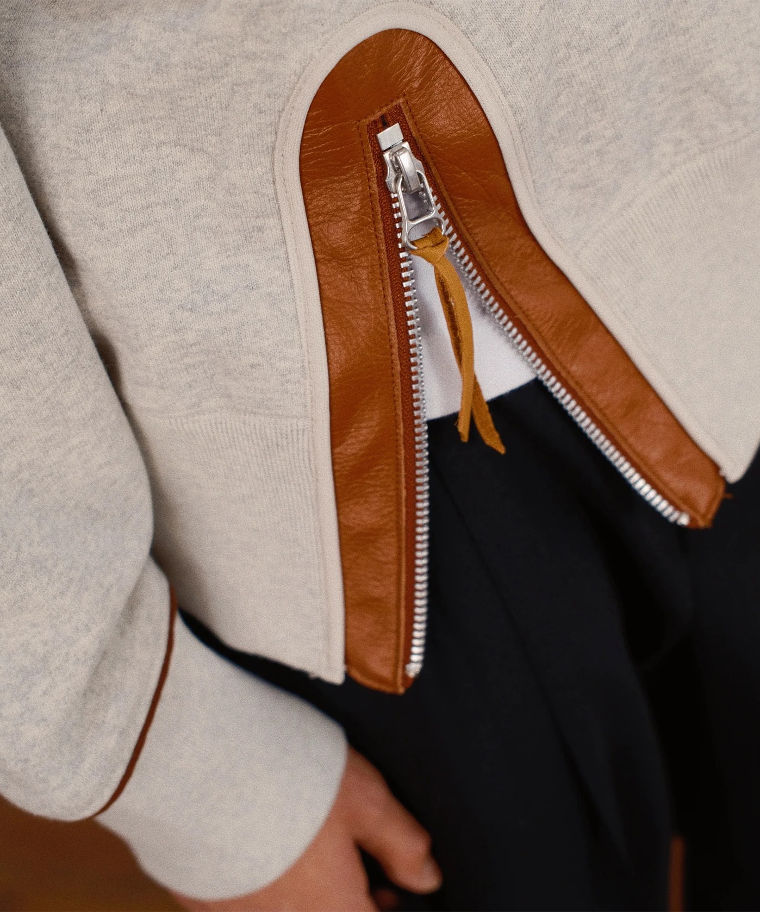 Leather-Trimmed Sweatshirt KHOKI
