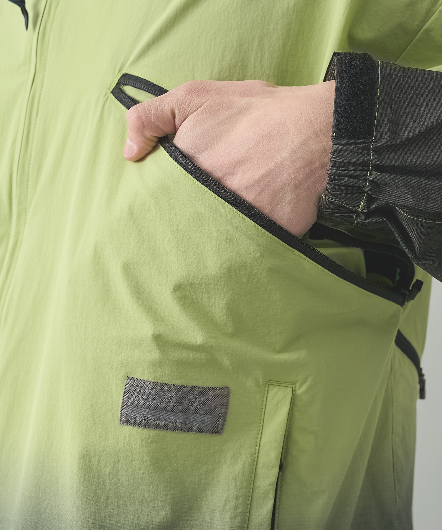 THE BREATHABLE HOODED GRADIENT GARMENT DYEING JACKET POLIQUANT