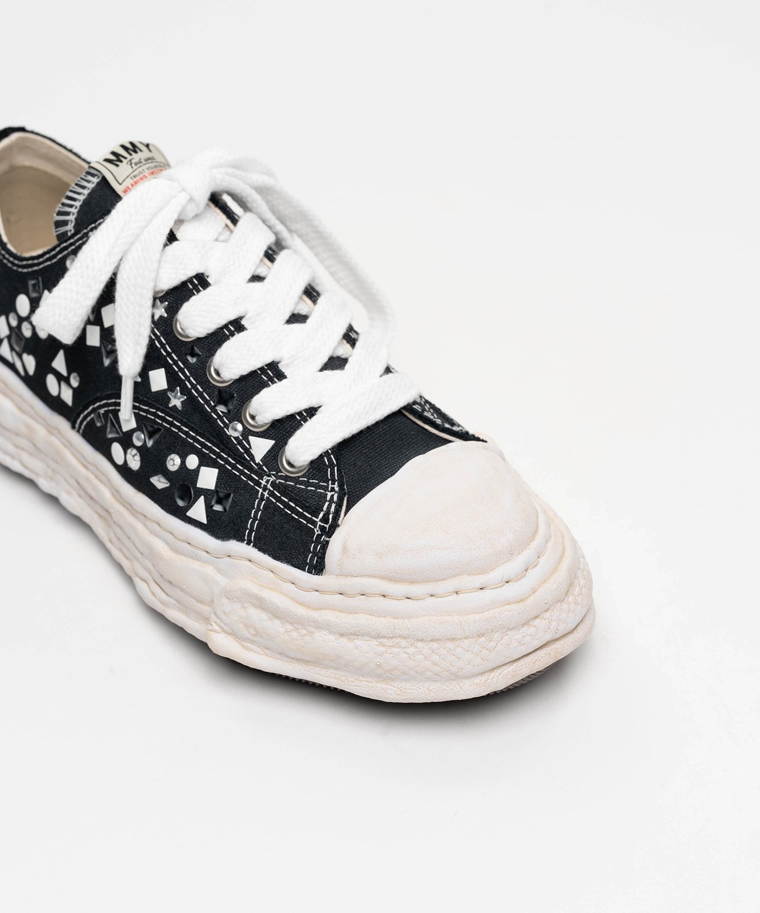 A16FW724 PETERSON 23 embellished canvas Low Maison MIHARA YASUHIRO