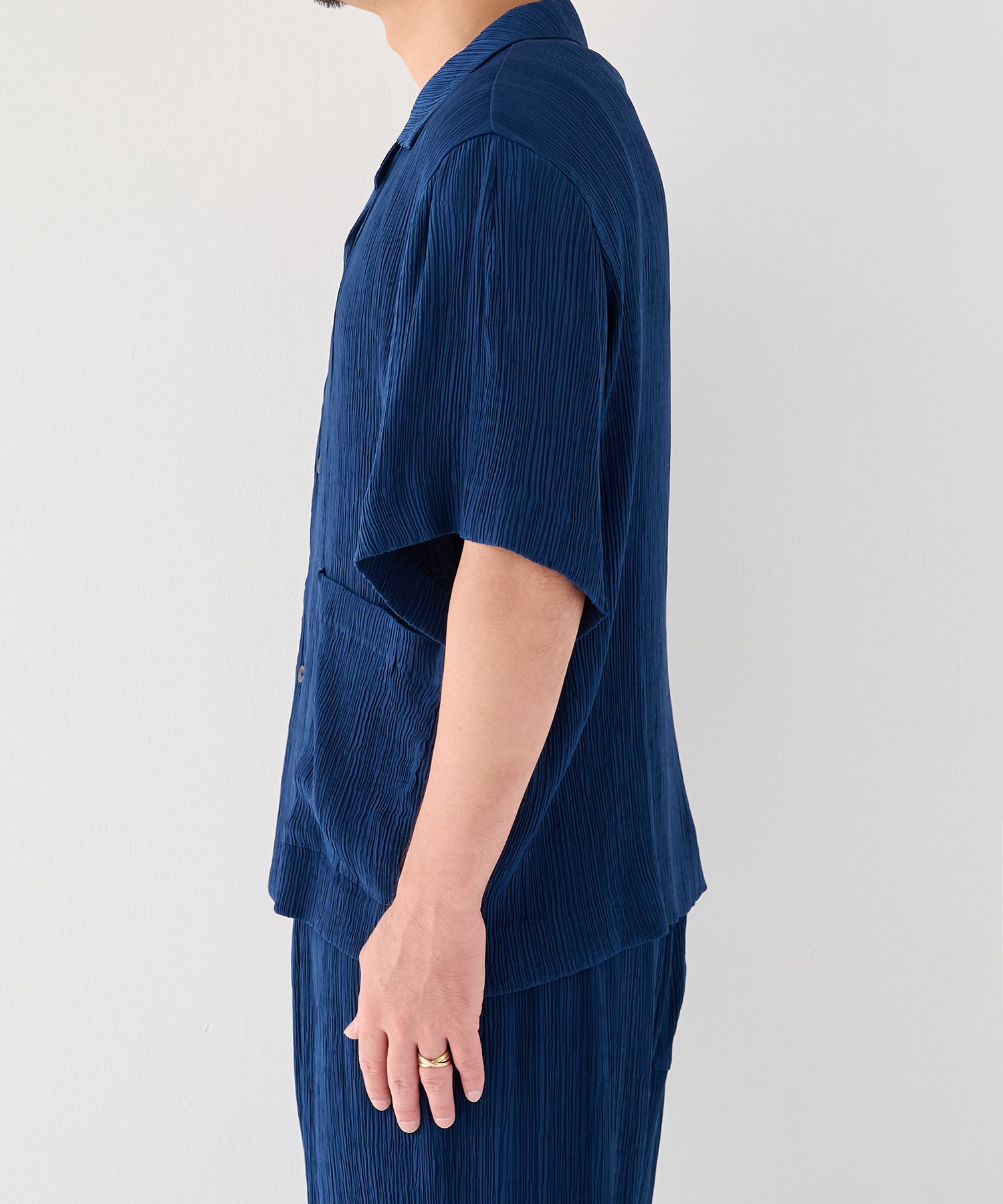 Silky Pleats Open Shirts STUDIOUS