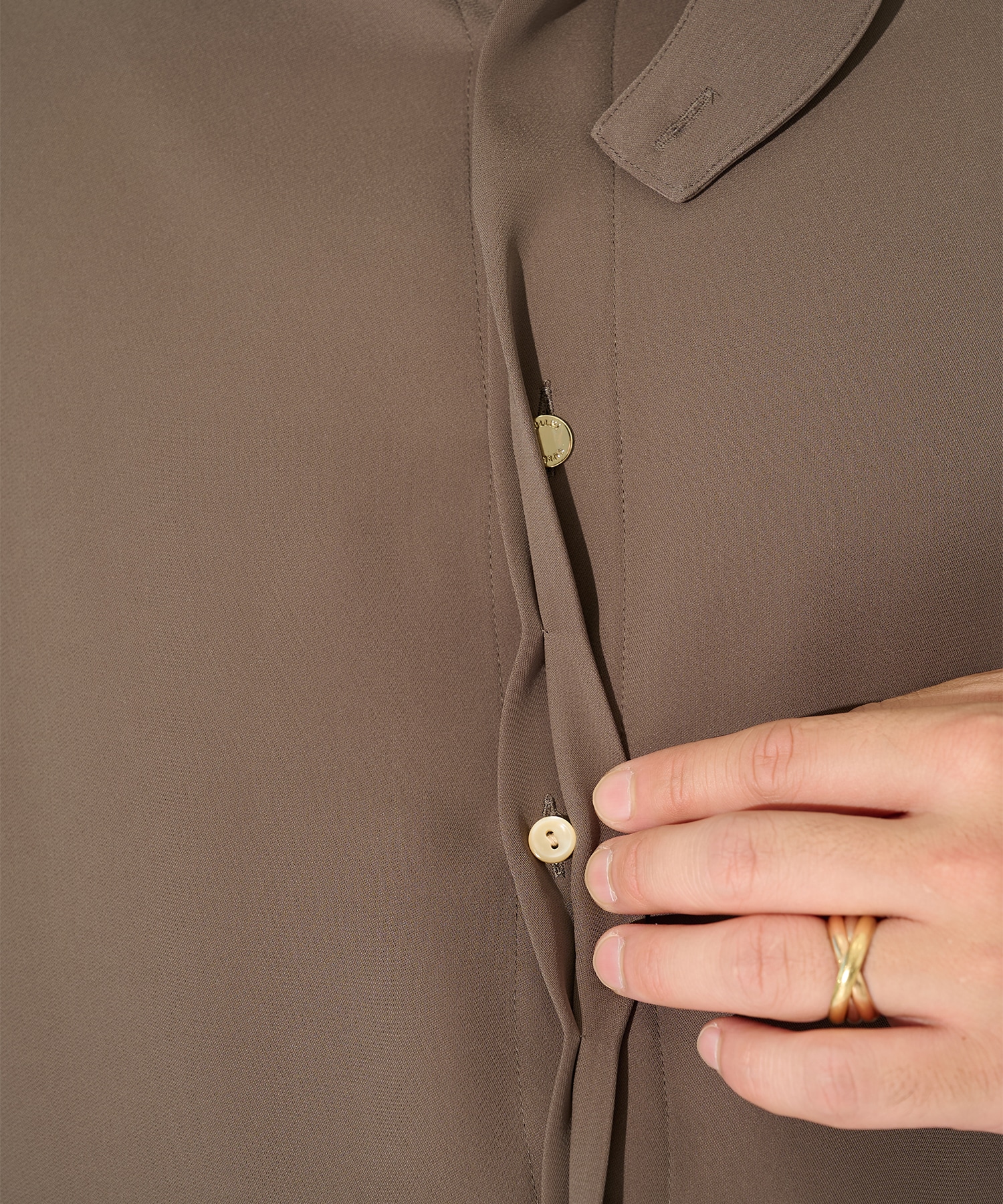 Double Satin Minimal Chin Tab Long Sleeve Shirt CULLNI