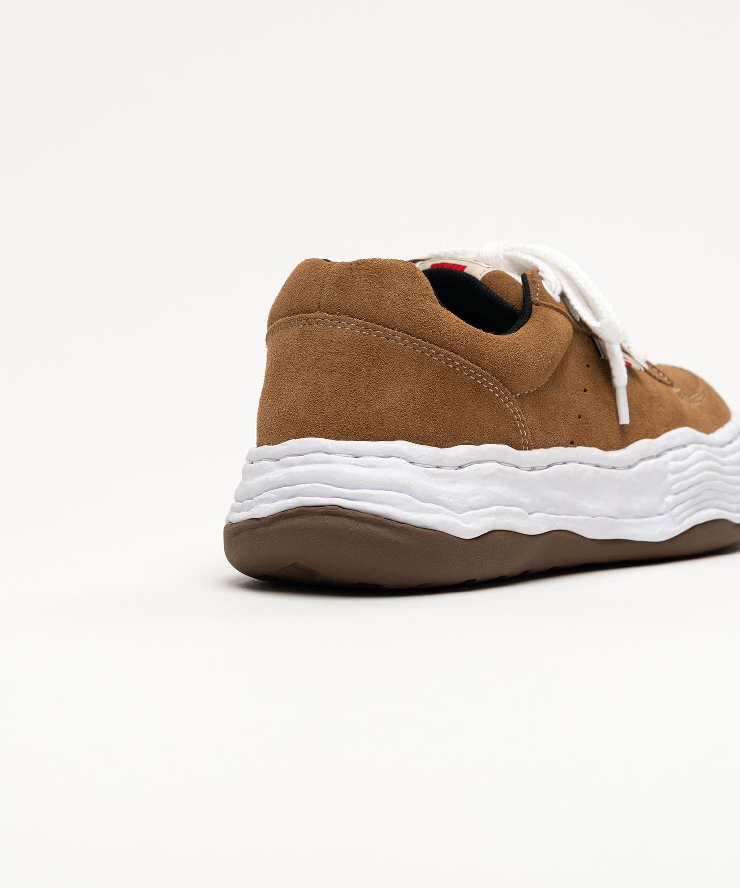OLIVER / original sole suede Low-Top sneaker Maison MIHARA YASUHIRO
