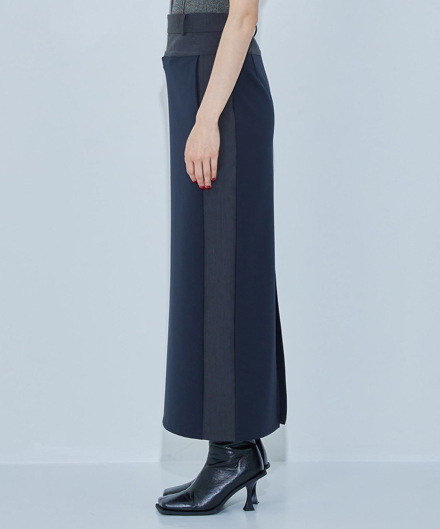 Super Stretch Tight Skirt STUDIOUS