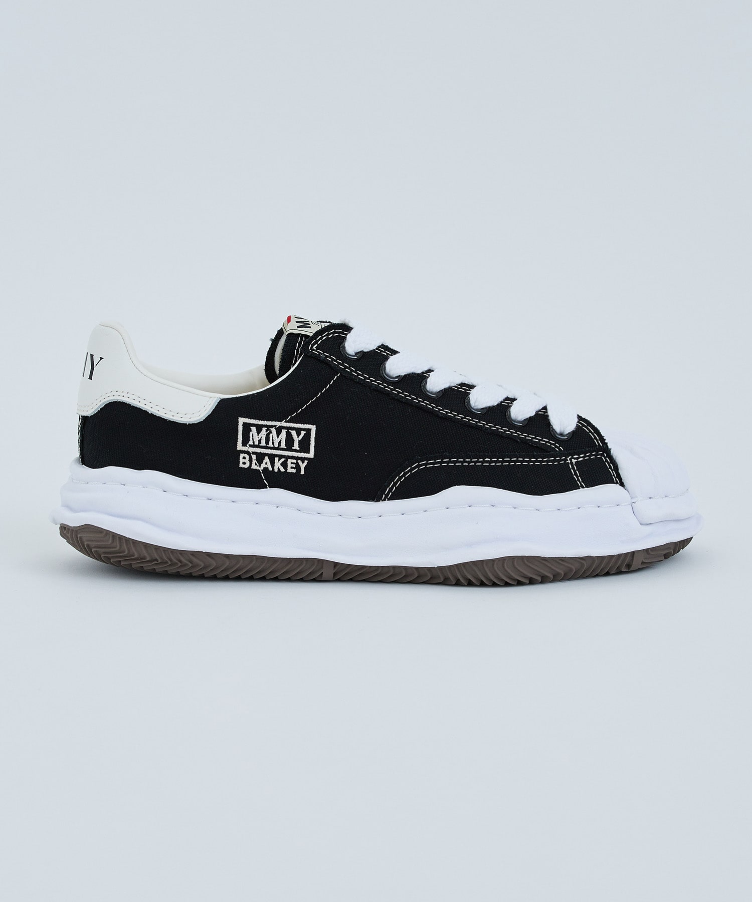 BLAKEY Low original sole canvas low top sneakers Maison MIHARA YASUHIRO