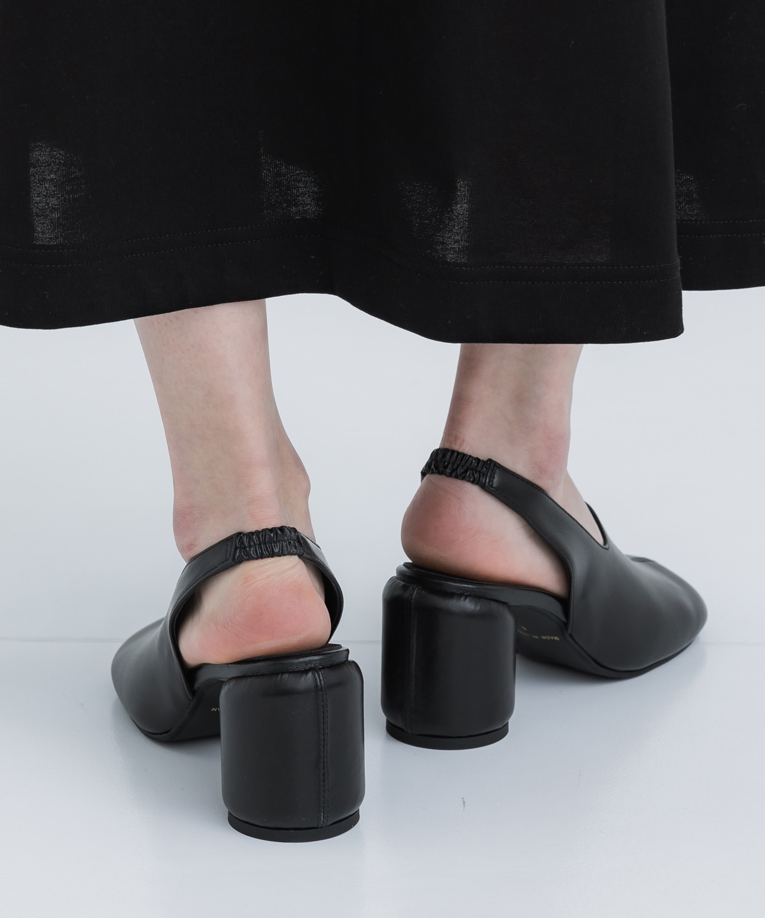 Round Shaped Slingback STUDIOUS