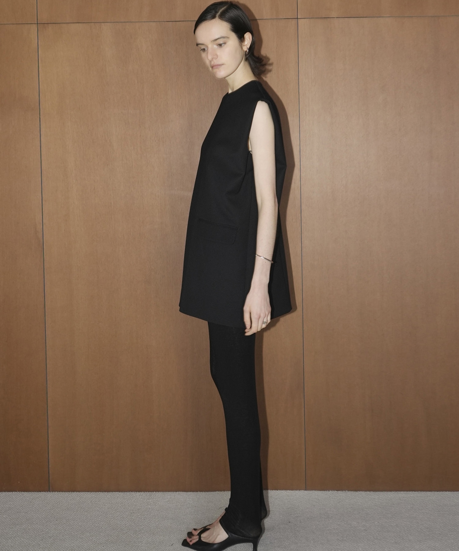 SLEEVELESS LONG COCOON TOPS CLANE