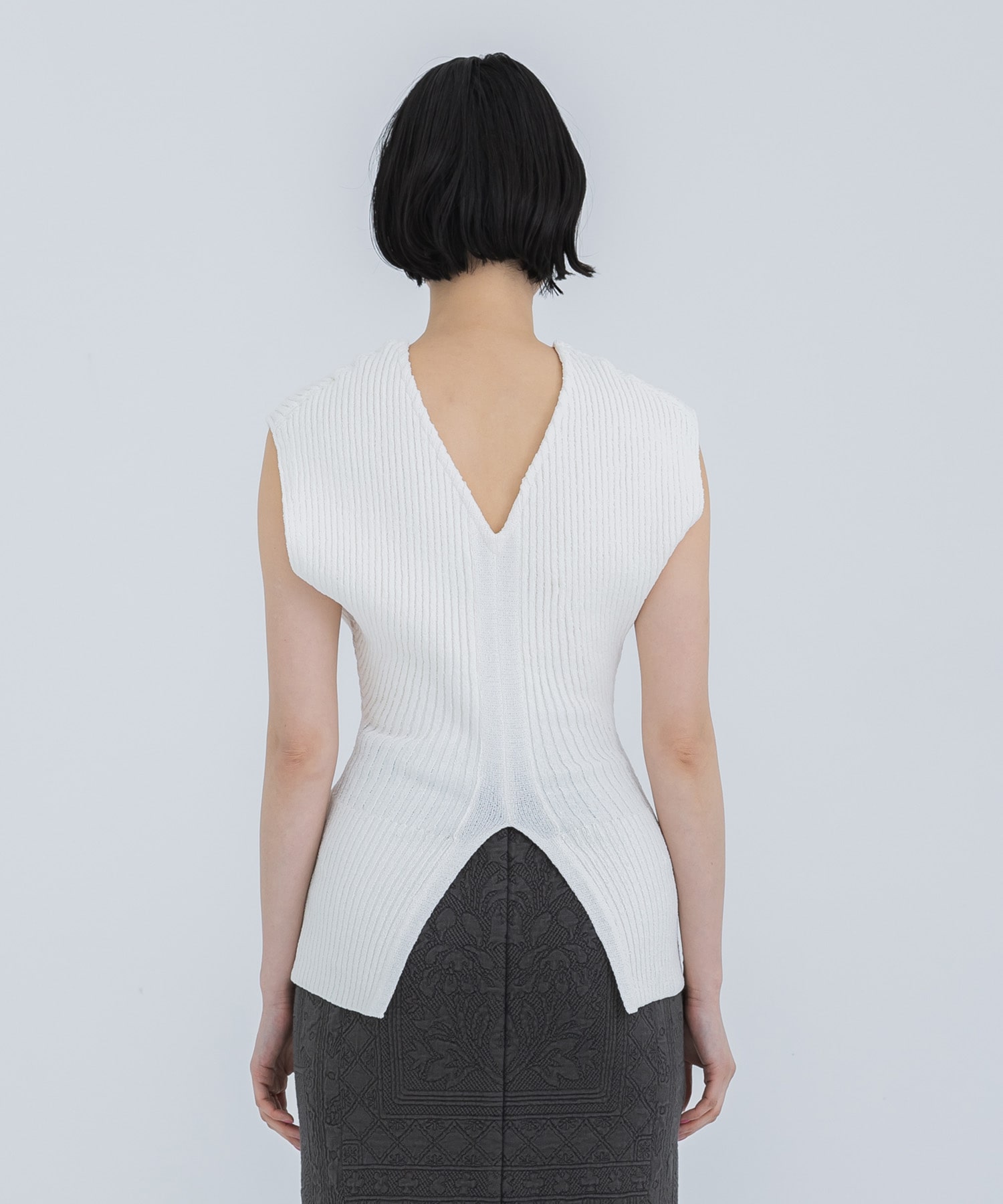 Salla back slit knit Pullover WH AKIRANAKA