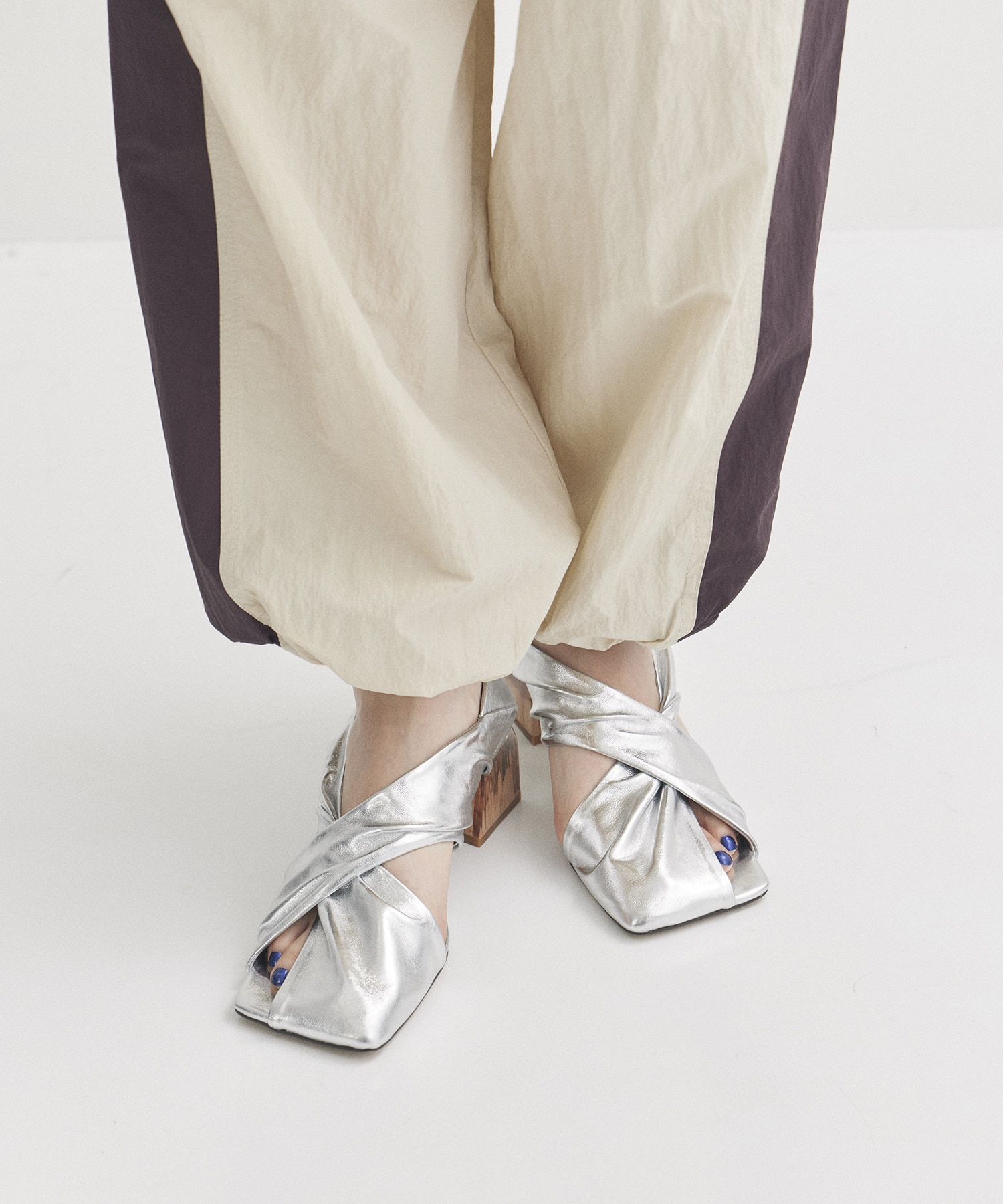HEIDI LEATHER PUMPS ALM