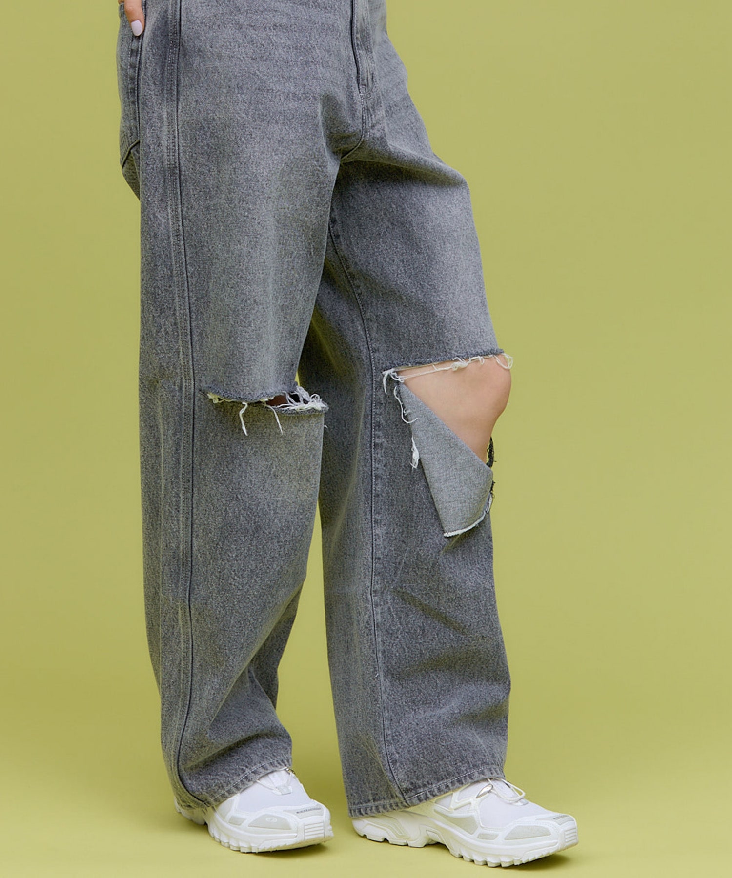 KNEE CUTTING DENIM PANTS THINGS THAT MATTER