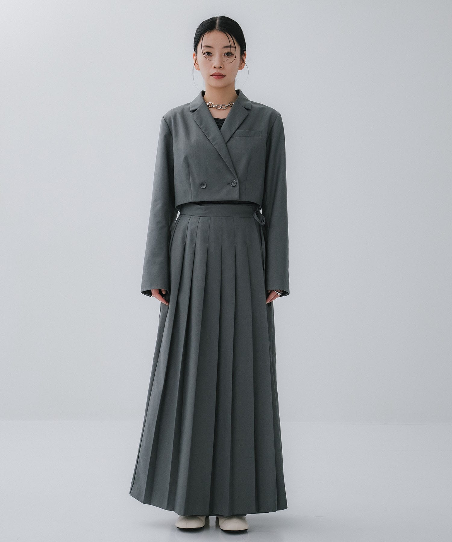 SHORT JACKET WITH PLEATS WRAP SKIRT AMERI