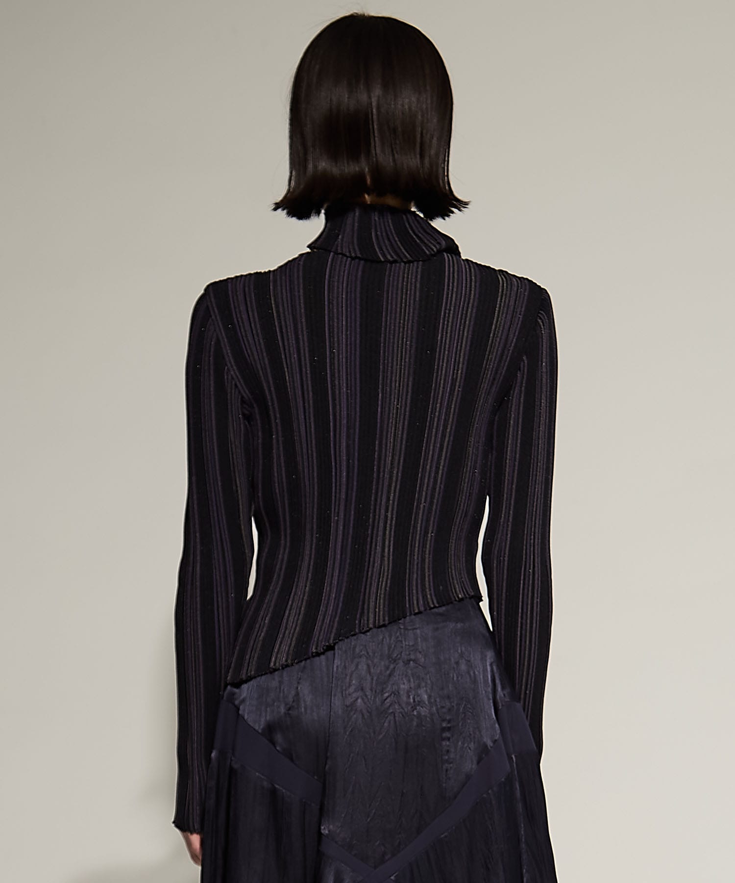 ASYMMETRIC OVAL JUMPER 