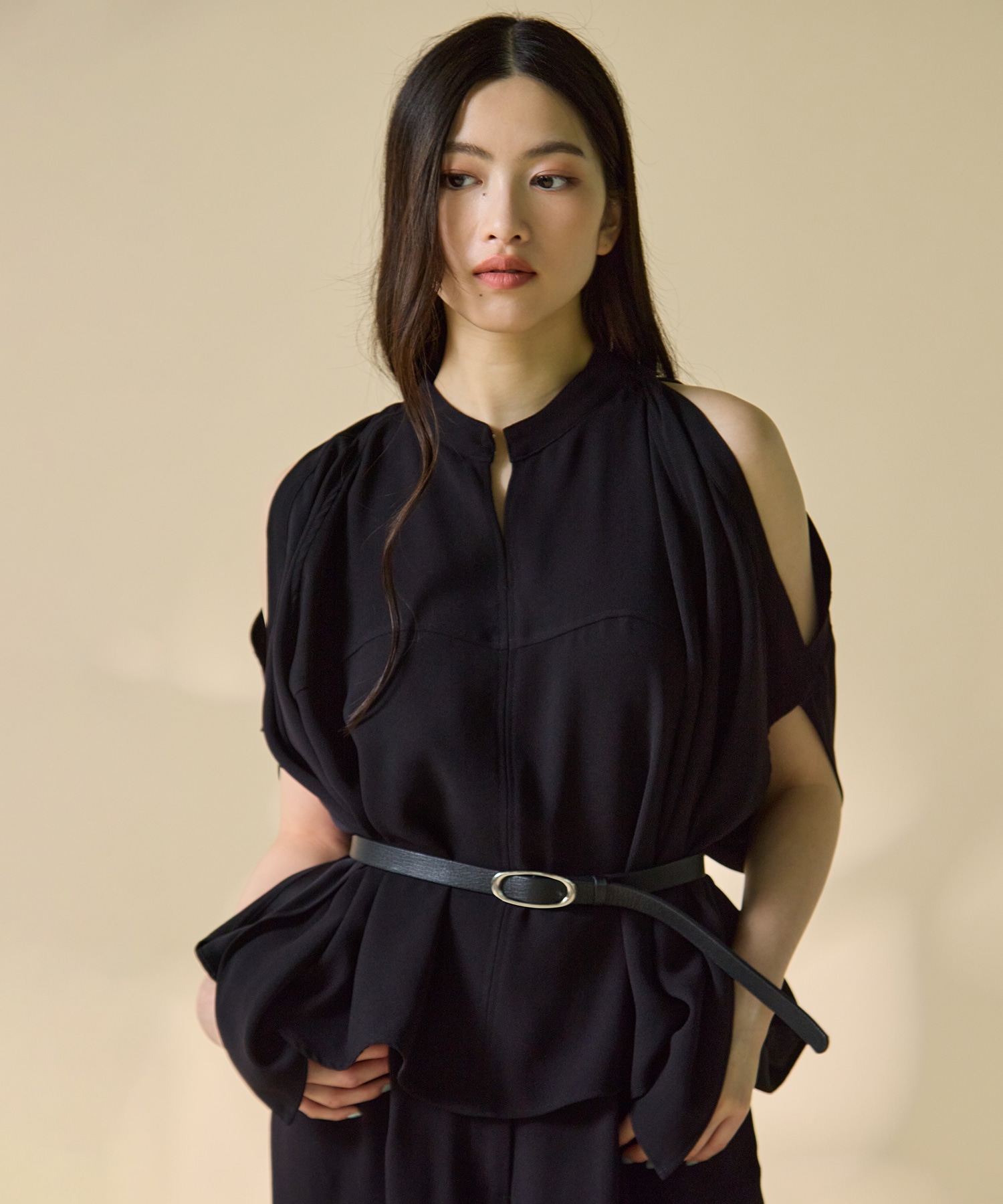 BACK SATIN DRAPE BLOUSE STUDIOUS