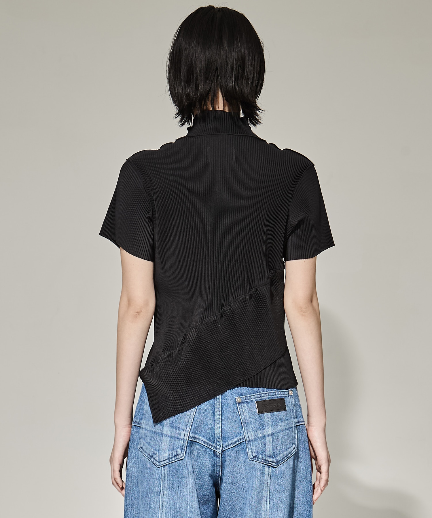 SPIRAL WAVE SHORT SLEEVE TOPHIGHNECK TIPE kotohayokozawa
