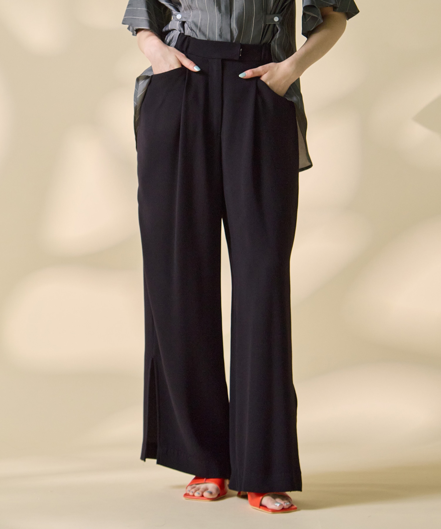 BACK SATIN SIDE SLIT PANTS STUDIOUS