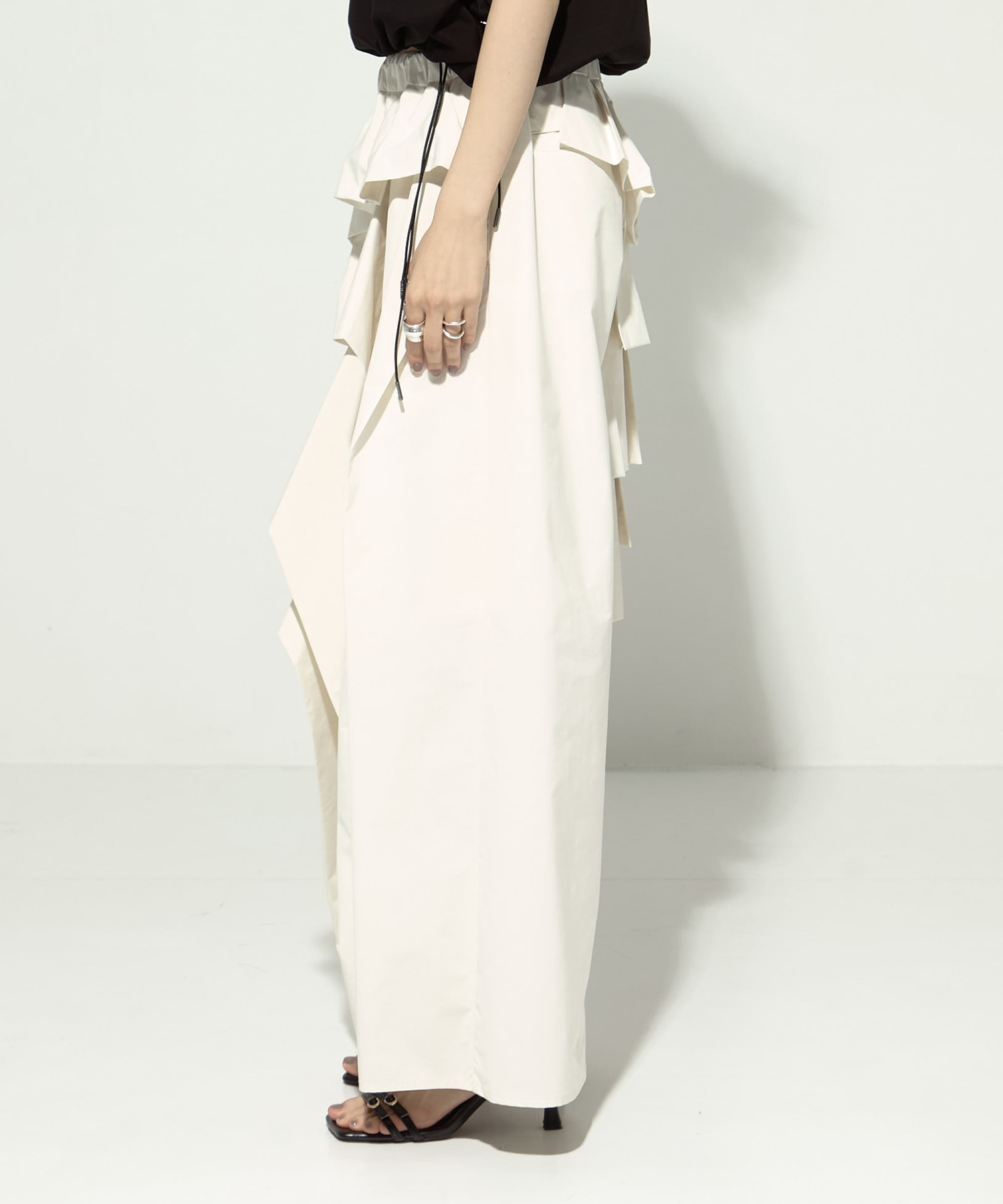 別注RUFFLE PANTS TAAKK