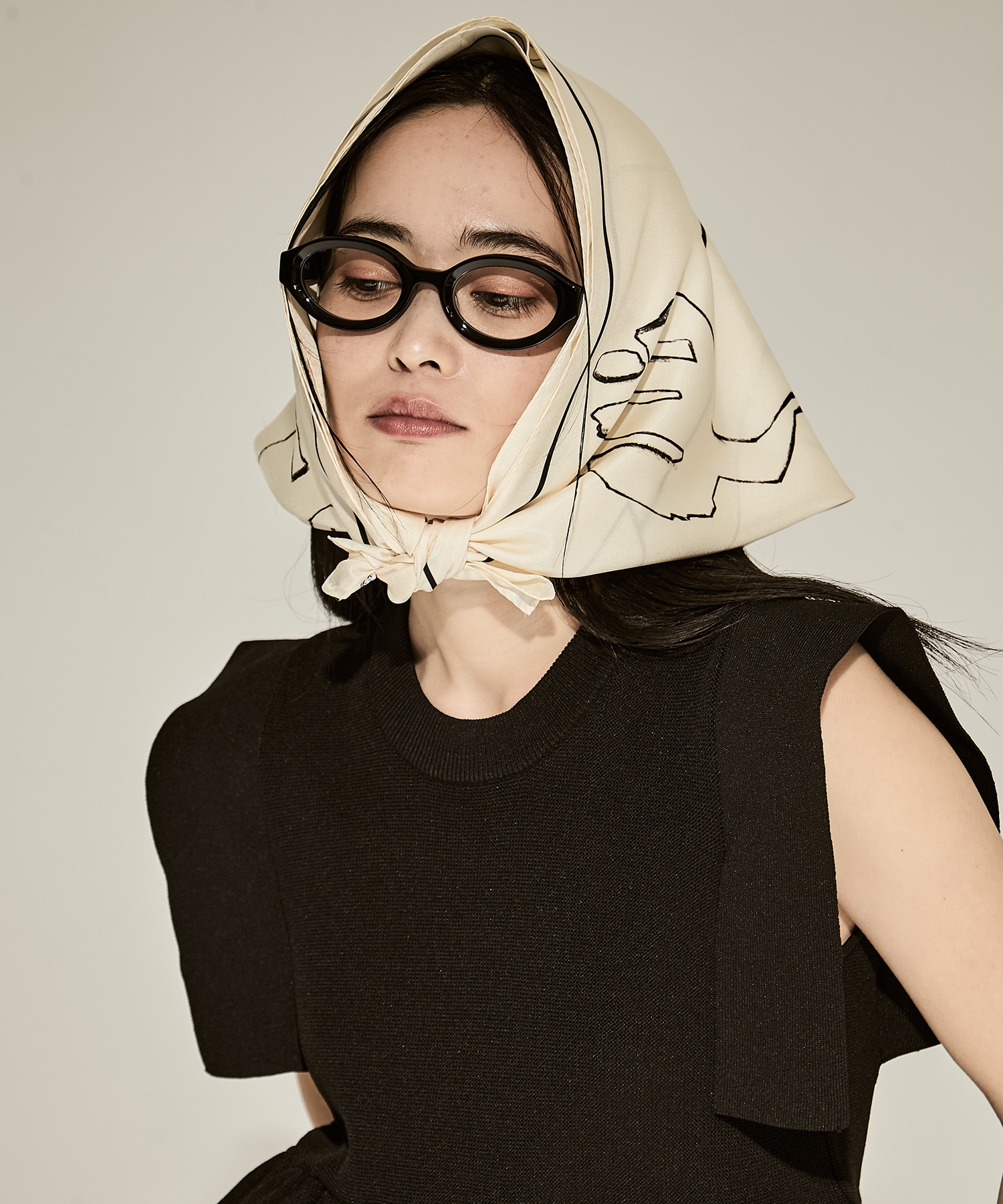 × BLANC OVAL TELEVISION-CUT GLASSES FETICO