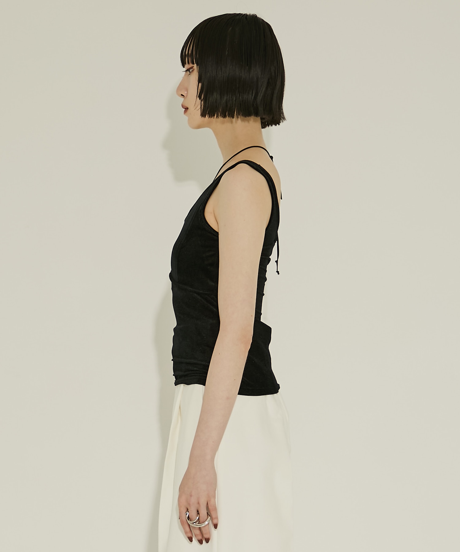 VELOUR CUPIN HALTER　NECK CAMISOLE STUDIOUS