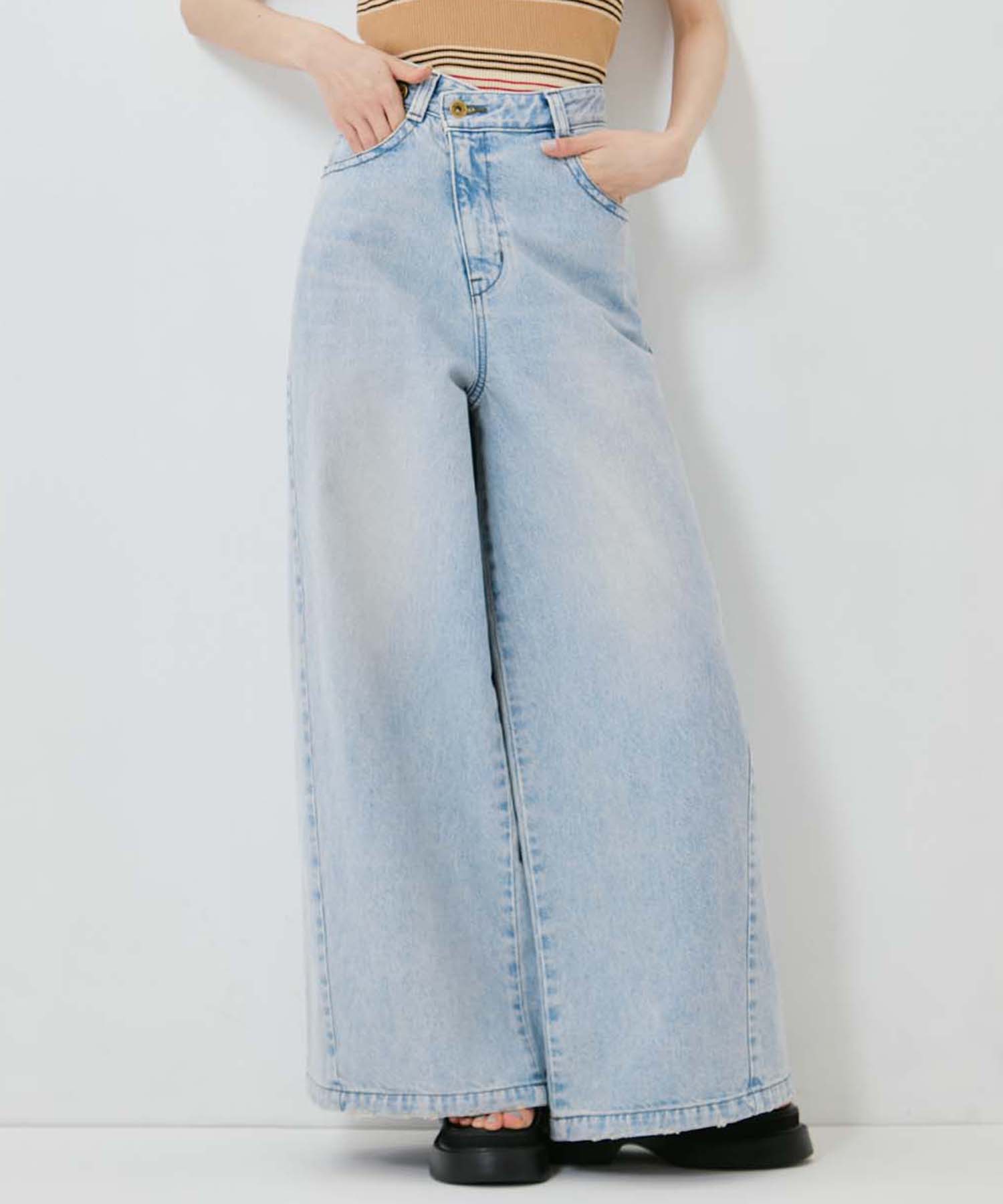 Bleached Baggy Jeans STUDIOUS