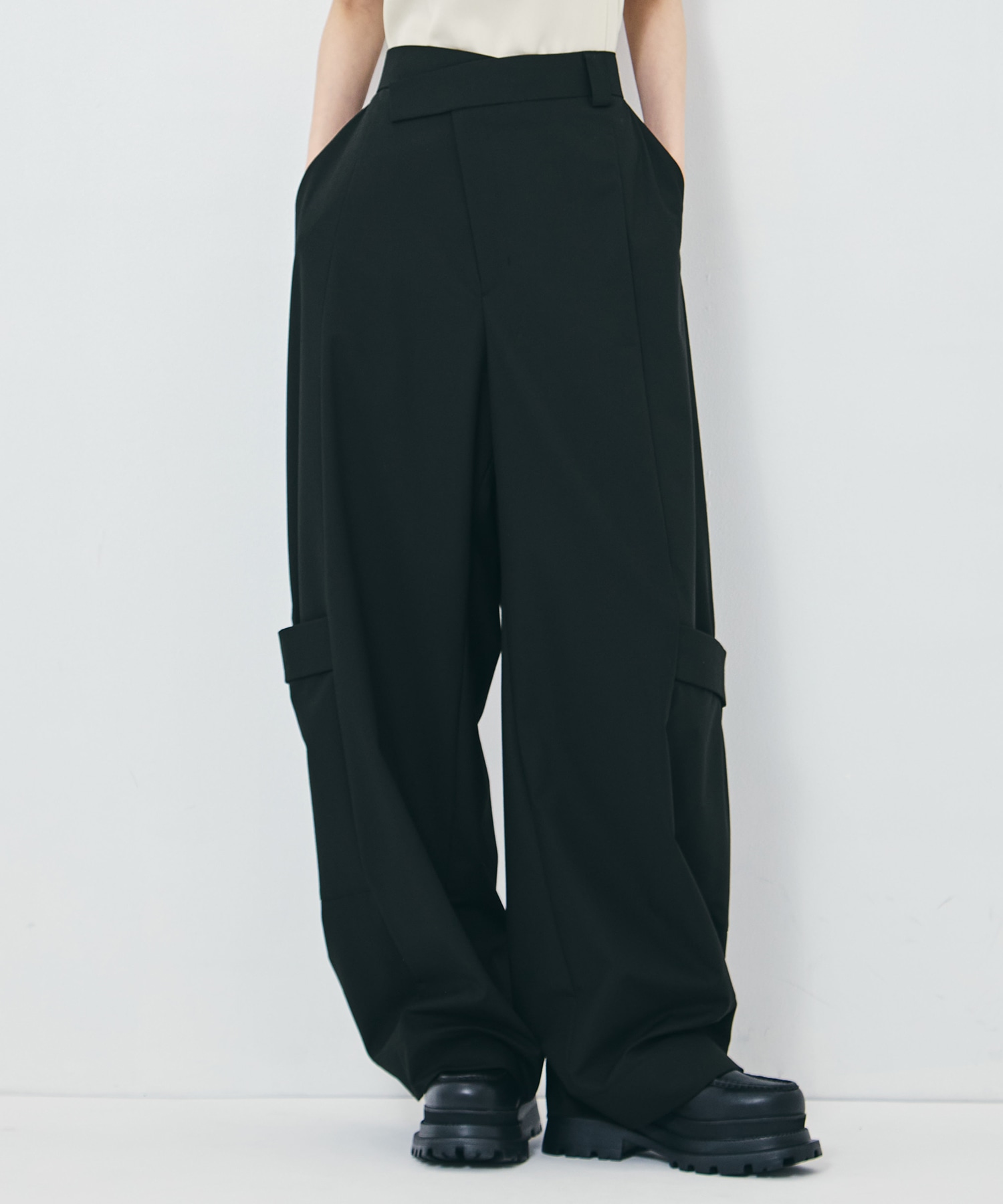 Soft Barrel Leg Flap Cargo Trousers STUDIOUS