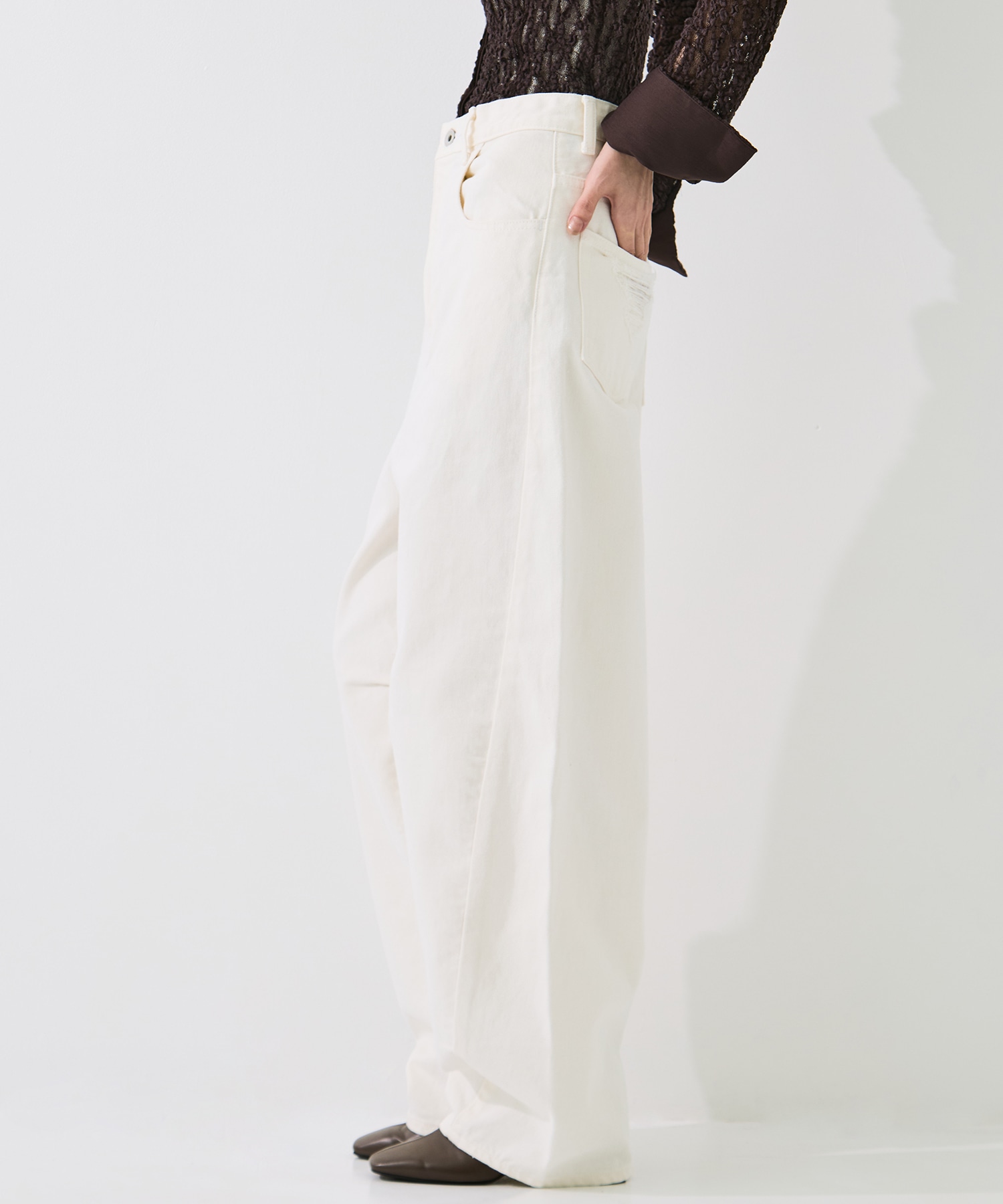 Damaged Barrel Leg Jeans STUDIOUS