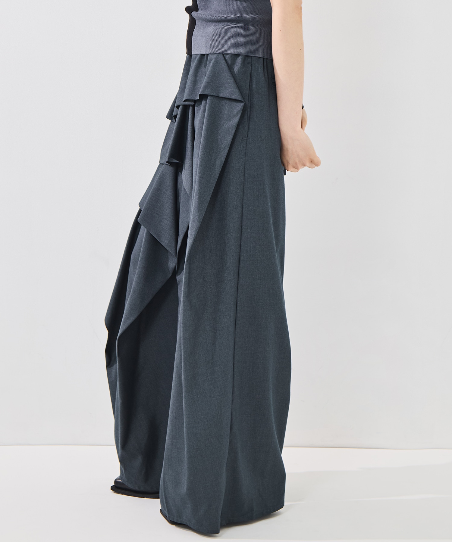 RUFFLE PANTS TAAKK