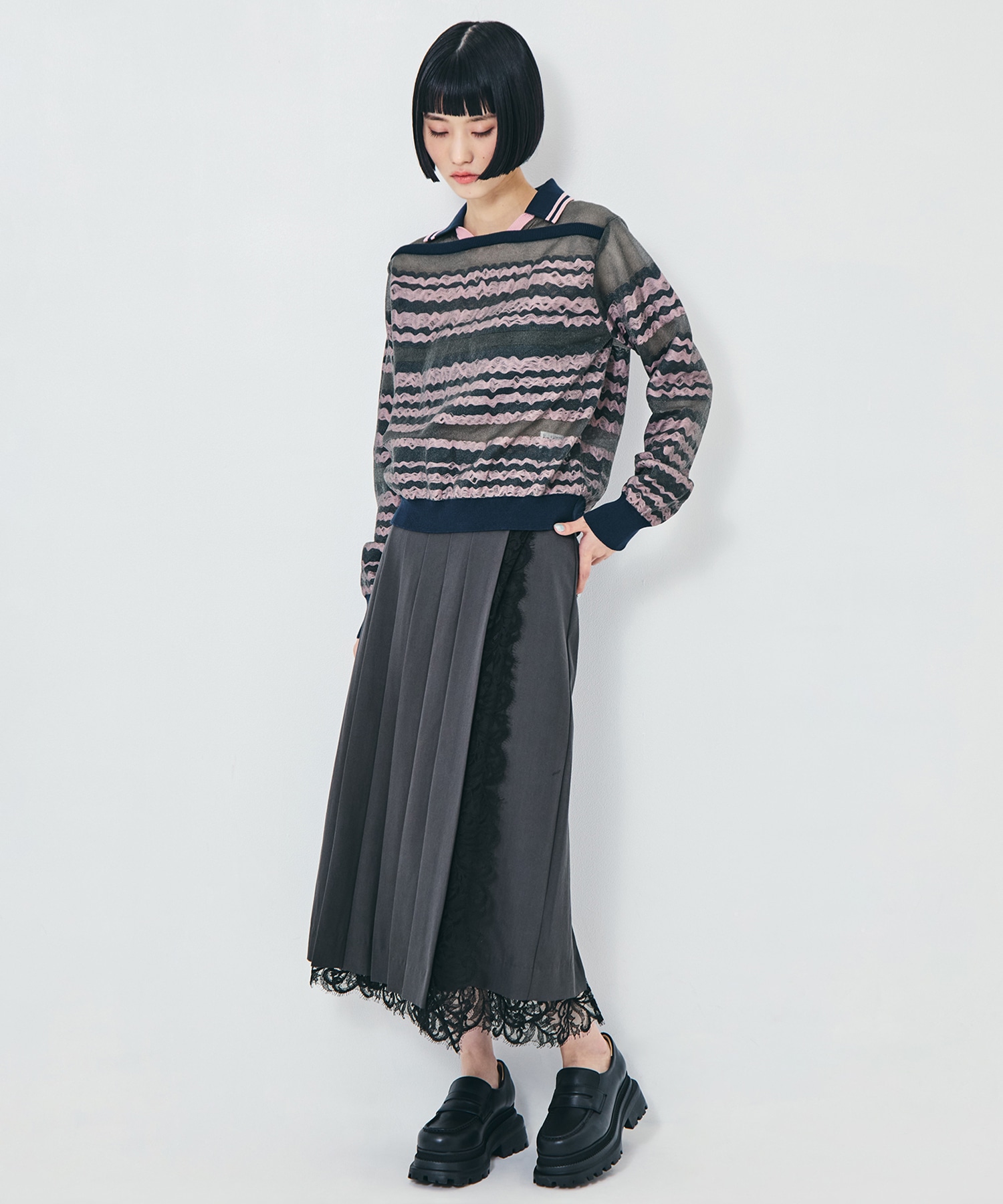 FINE WOOL PLEATED SKIRT WITH LACE TRIM FETICO
