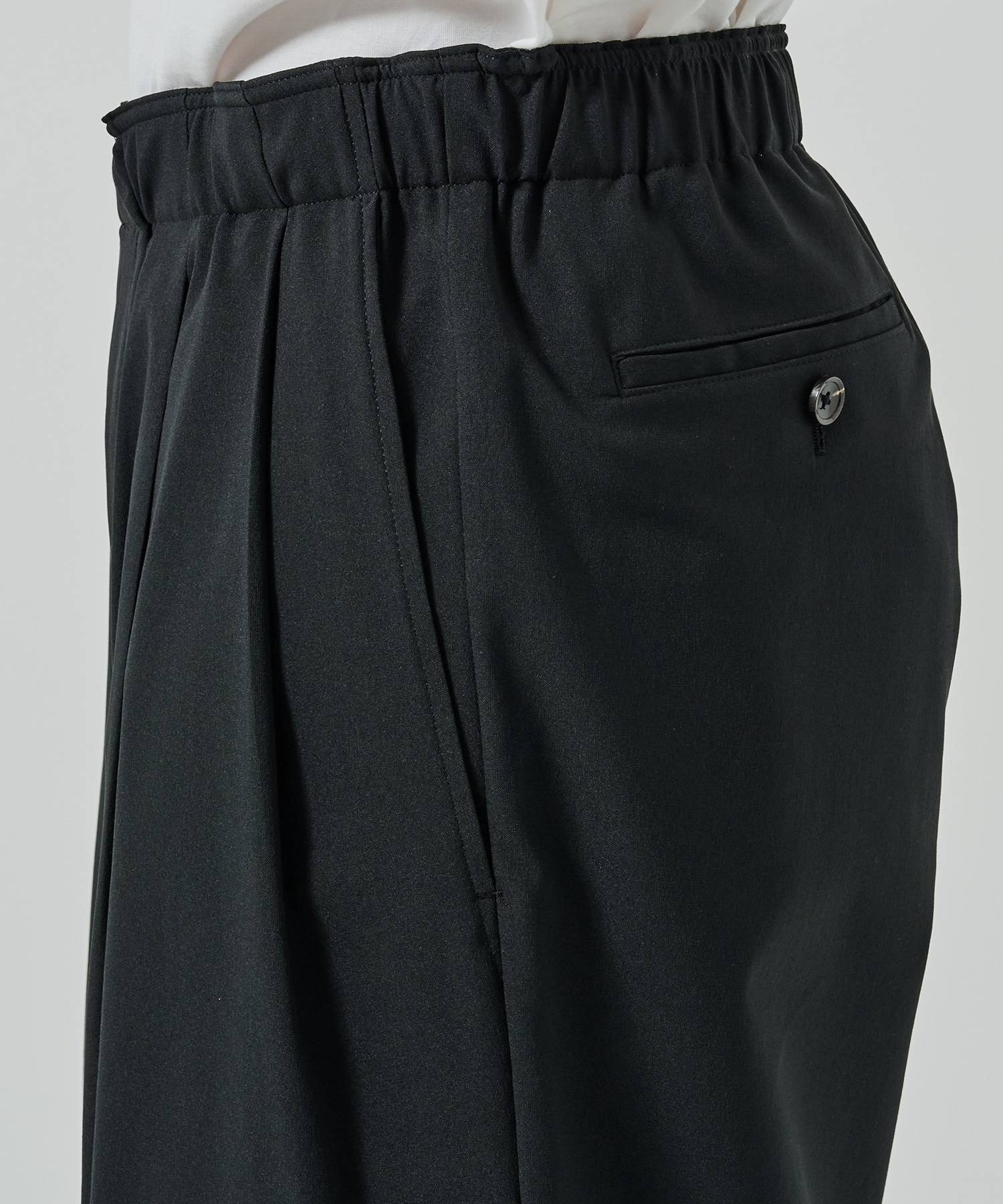 〈別注〉TWO TUCK EASY TROUSERS MARKAWARE/marka
