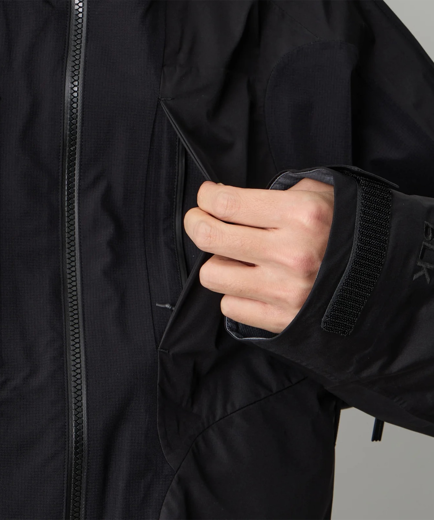 GORE-TEX HOODED COAT White Mountaineering