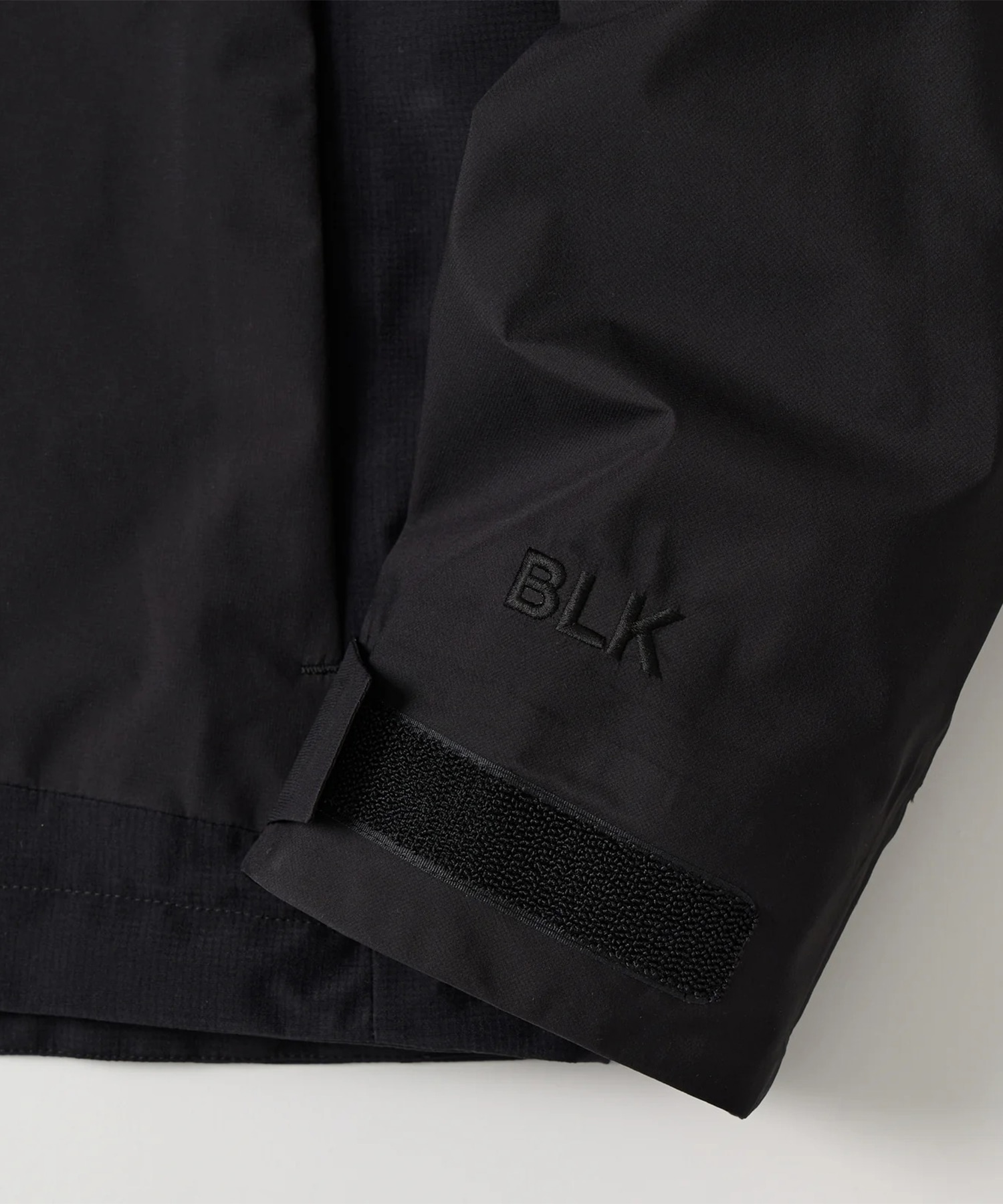 GORE-TEX HOODED JACKET White Mountaineering