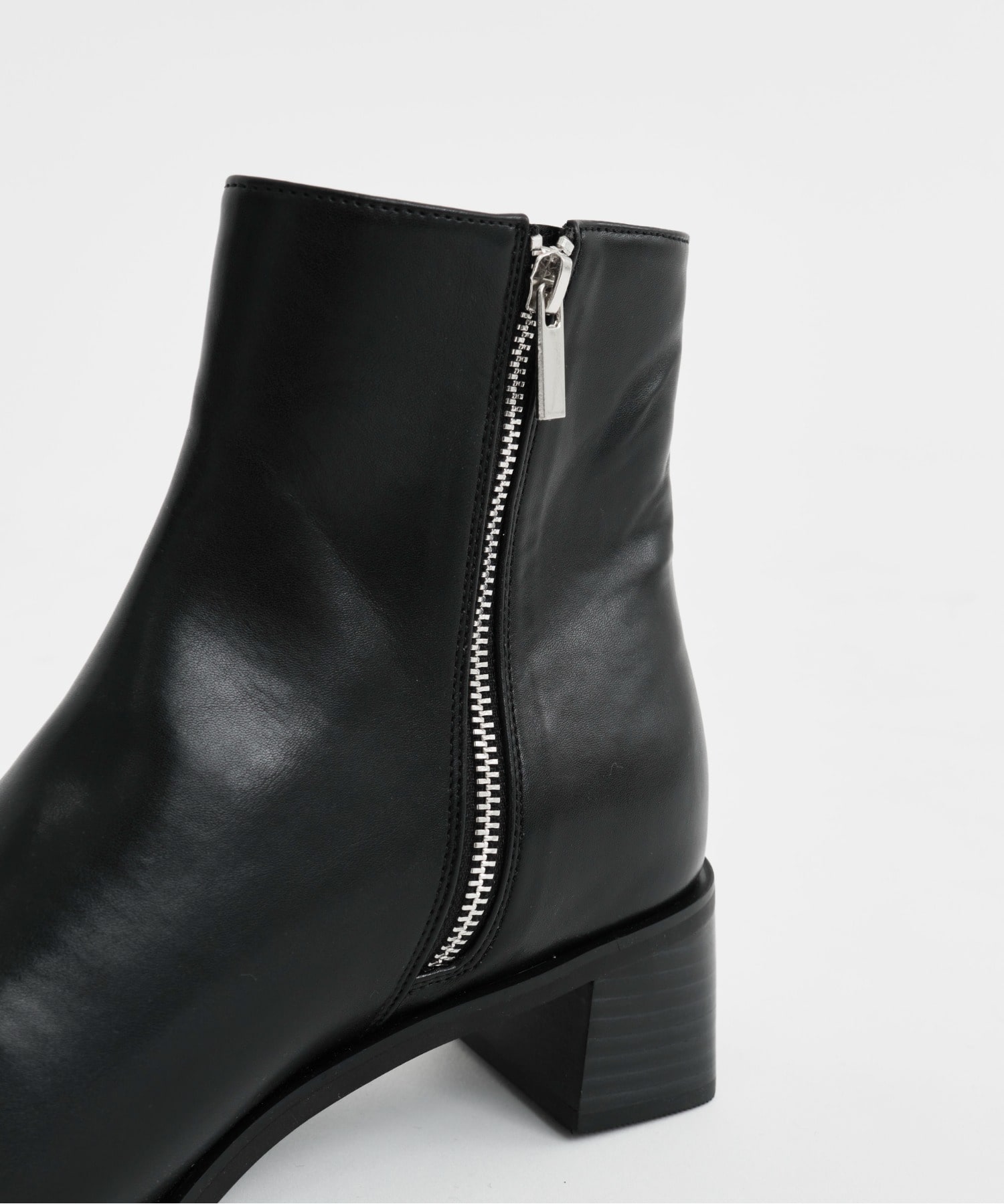 PLATFORM HEEL BOOTS STUDIOUS