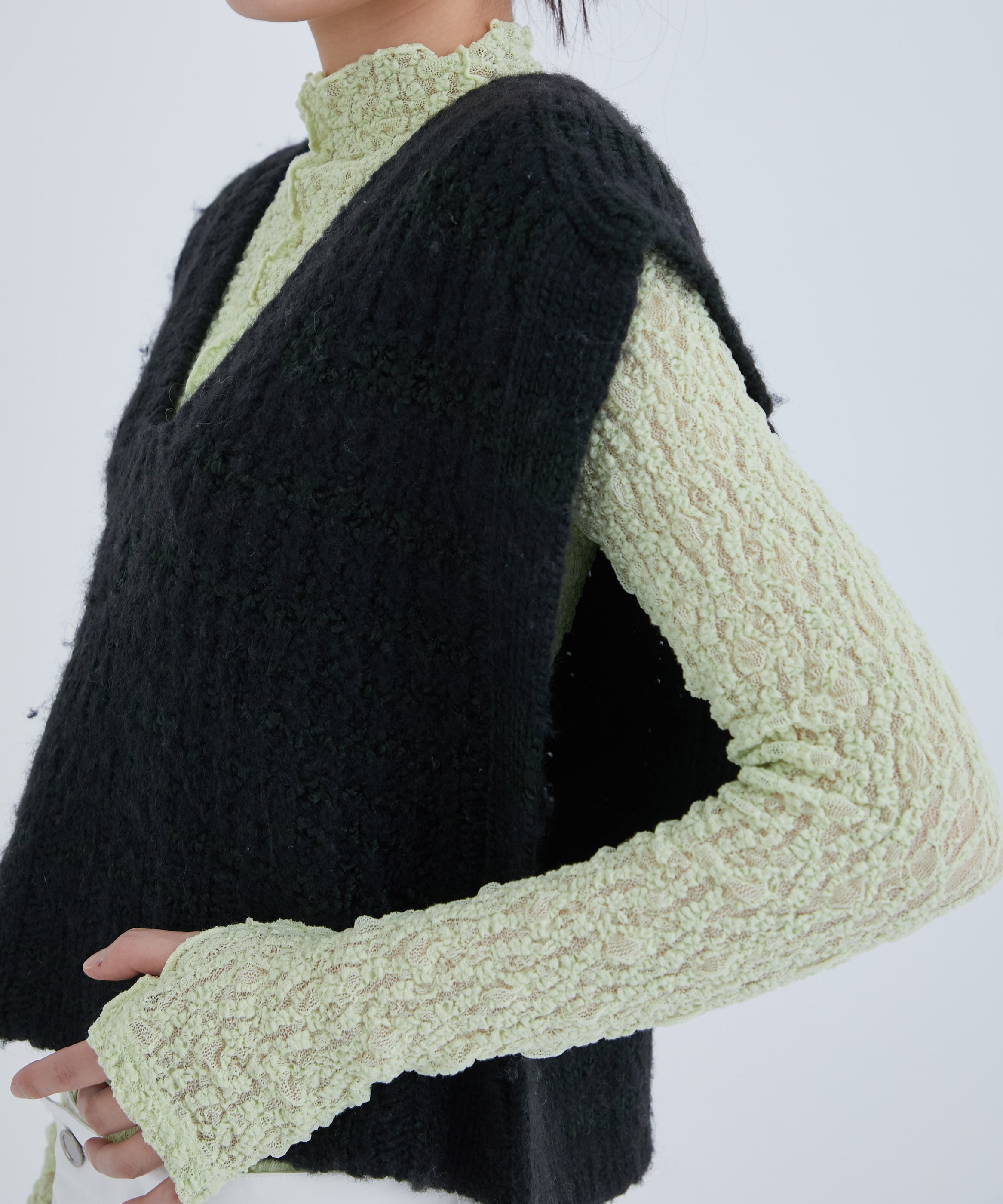 Chanky Yarn Knit Vest STUDIOUS
