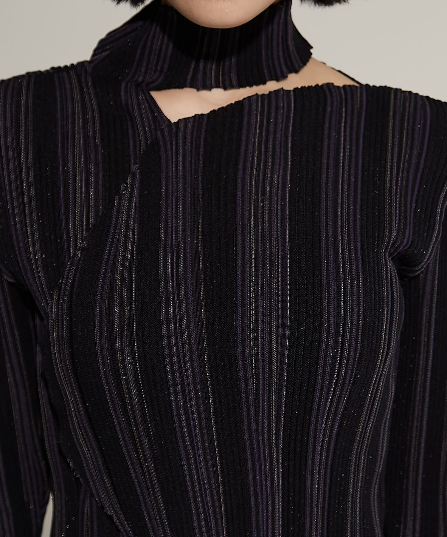 ASYMMETRIC OVAL JUMPER 