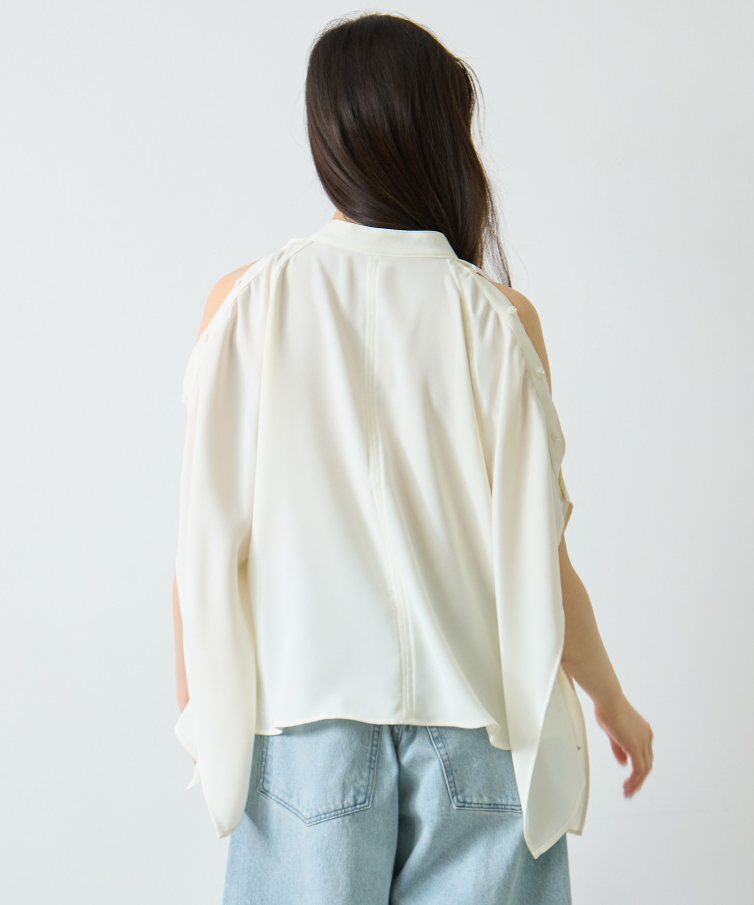 BACK SATIN DRAPE BLOUSE STUDIOUS