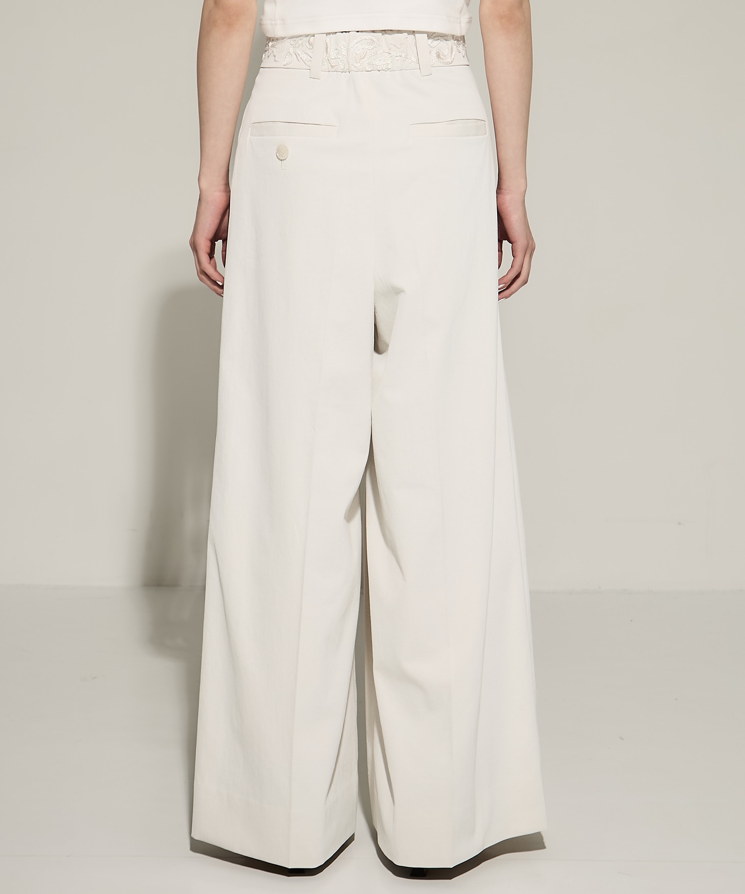 Cucurbita embroidered wide slacks MURRAL