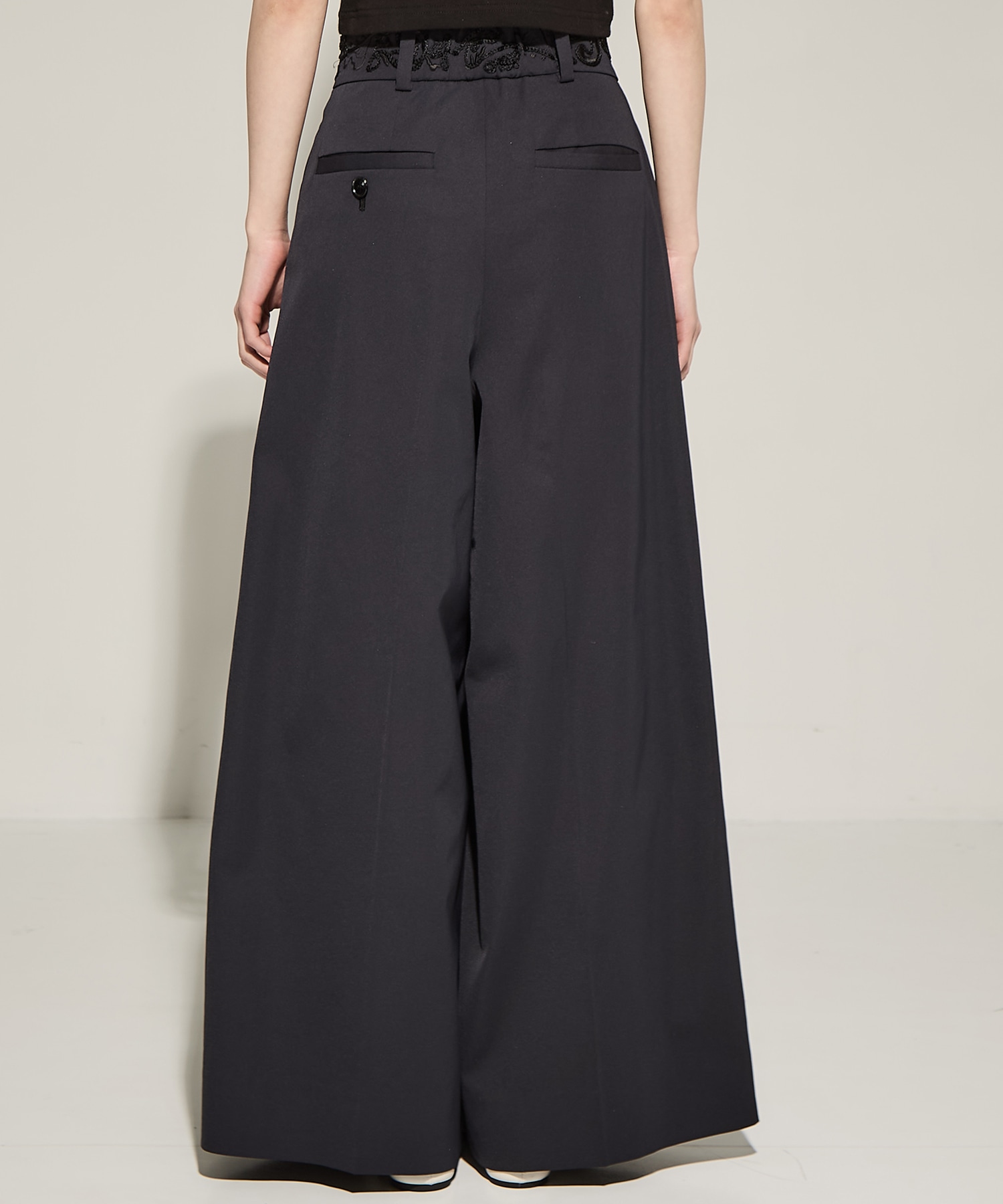 Cucurbita embroidered wide slacks MURRAL