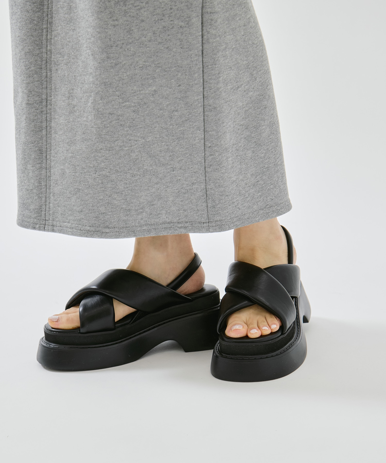 Padded Cross Sandals STUDIOUS