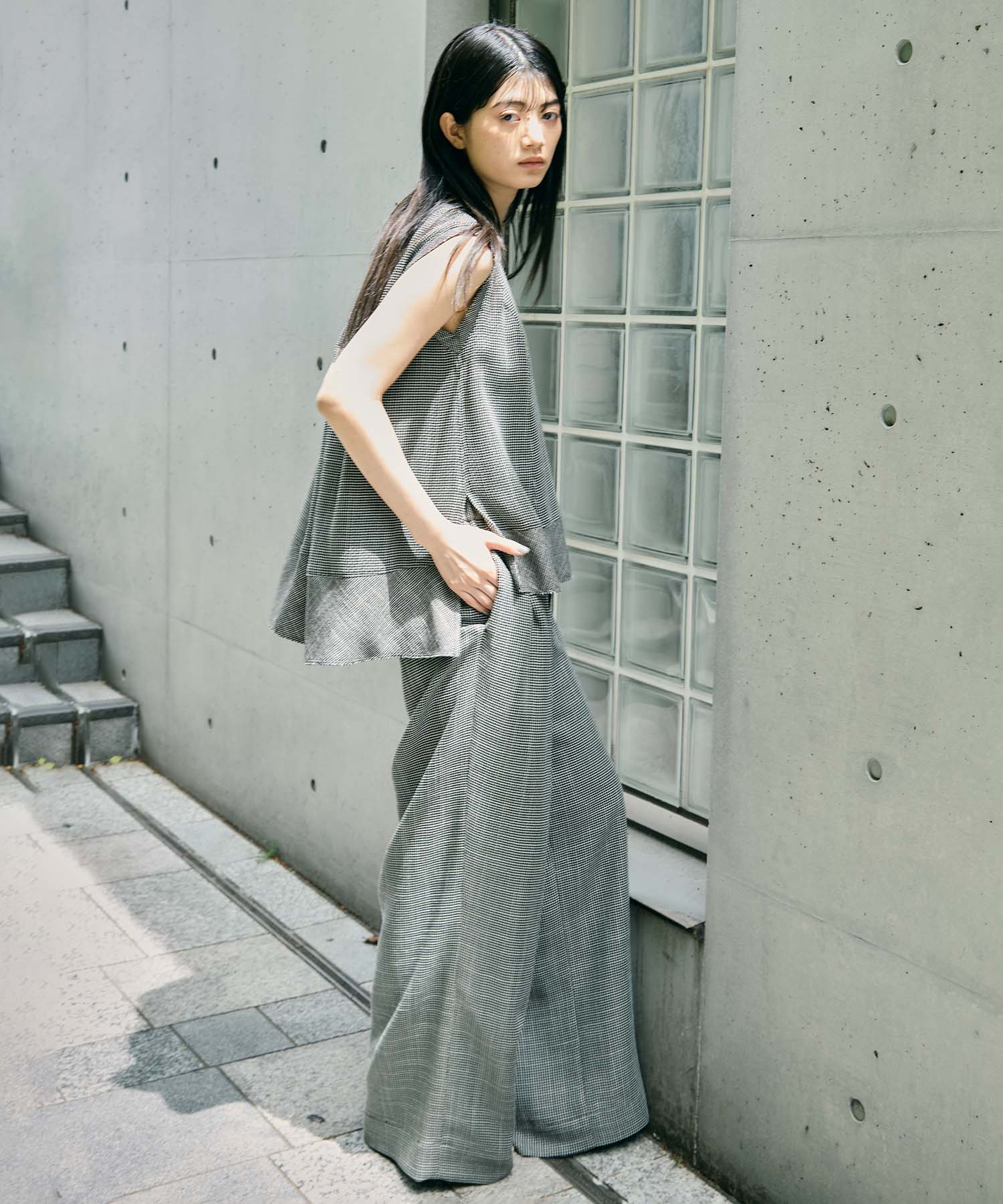 Sleeveless Washable Mesh Blouse STUDIOUS