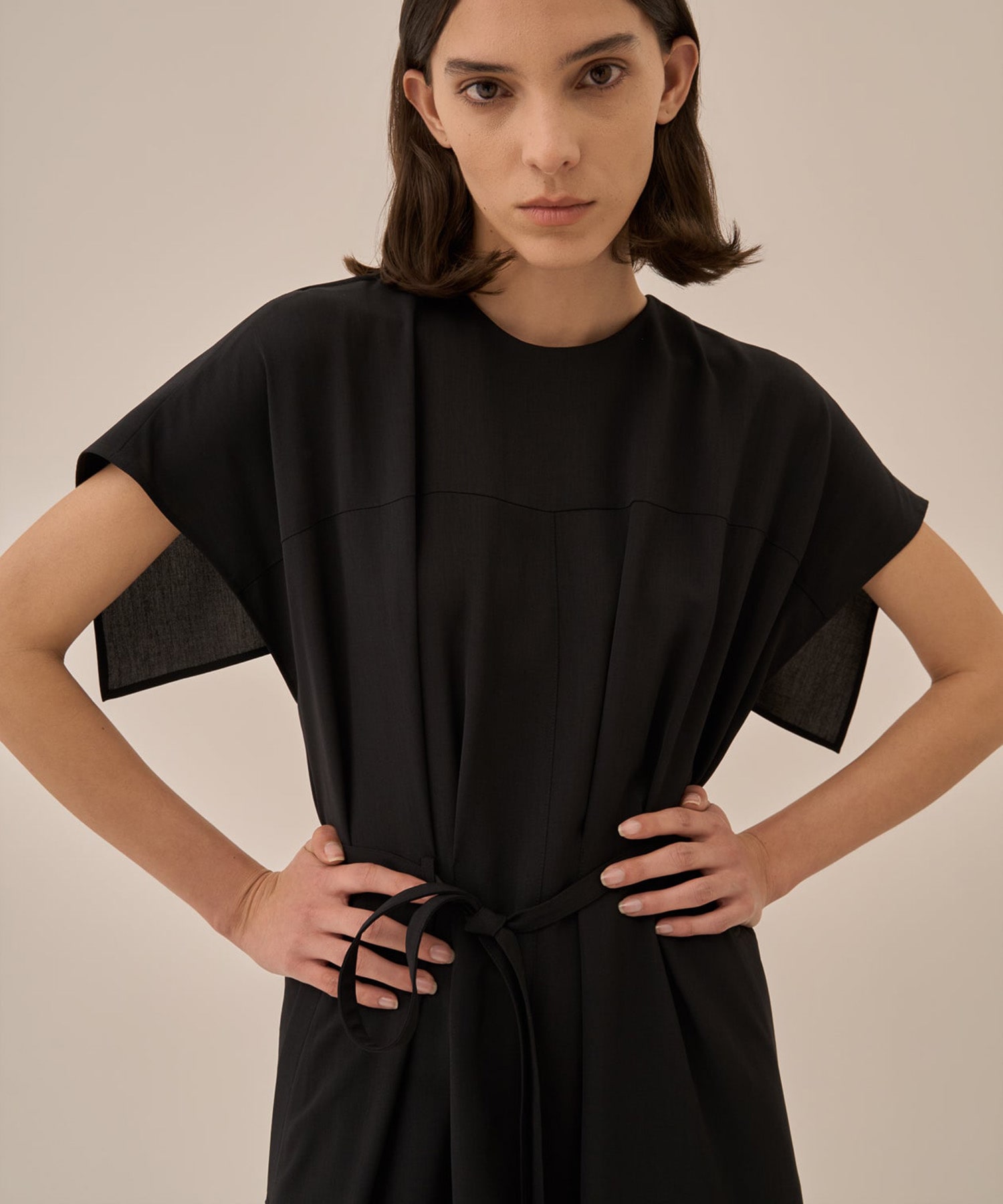 Selina back cape dress AKIRANAKA