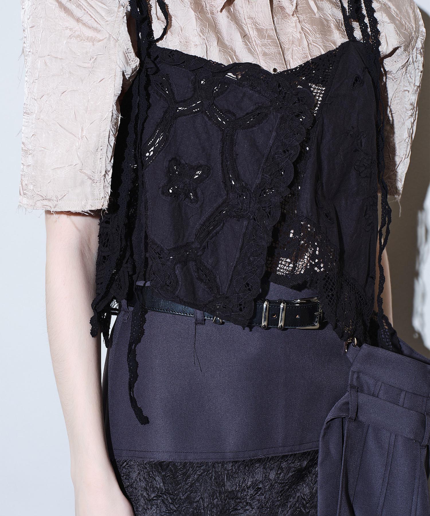 Doily motif dress HEELAL