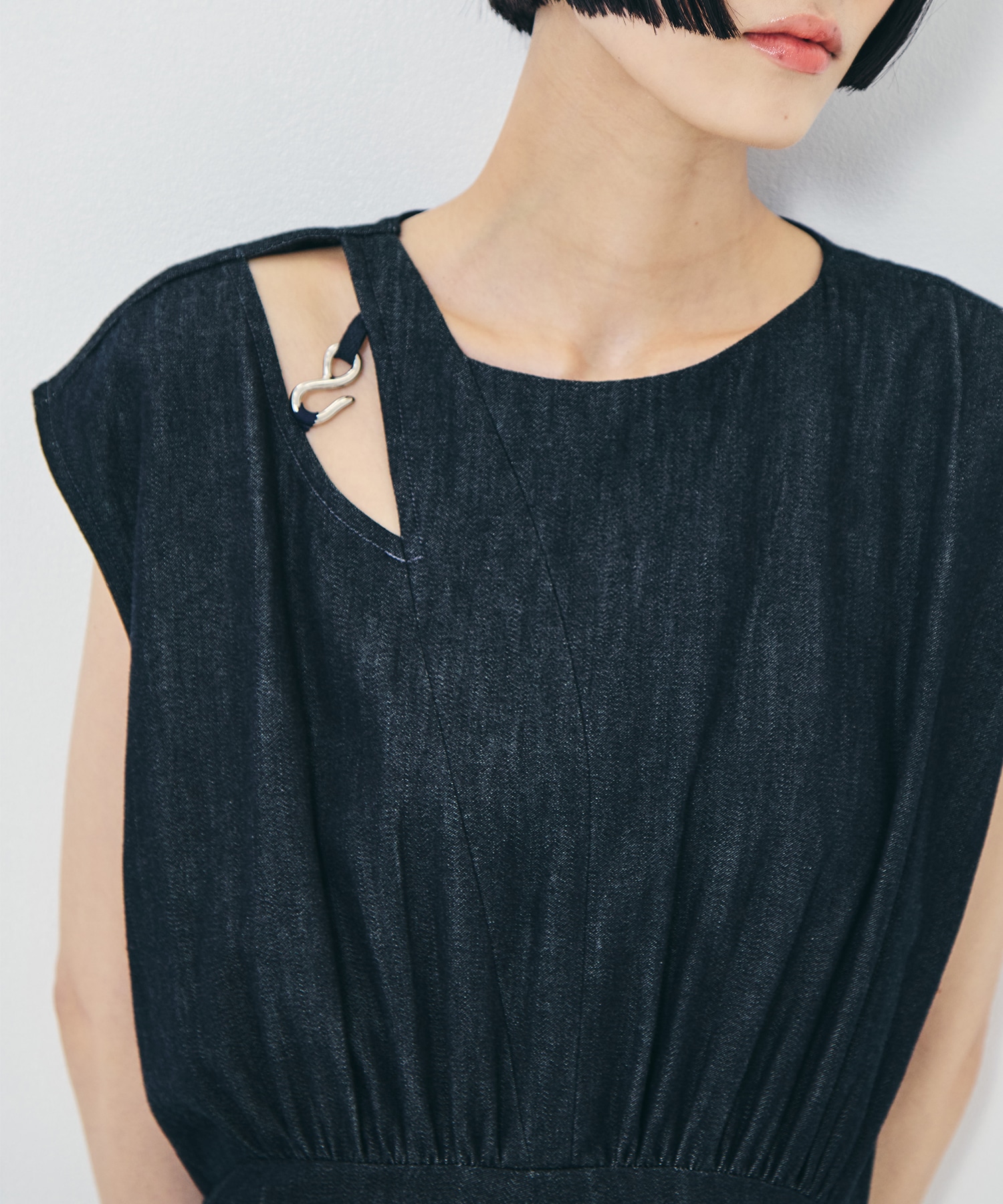 別注CUT-OUT FLERED DRESS 