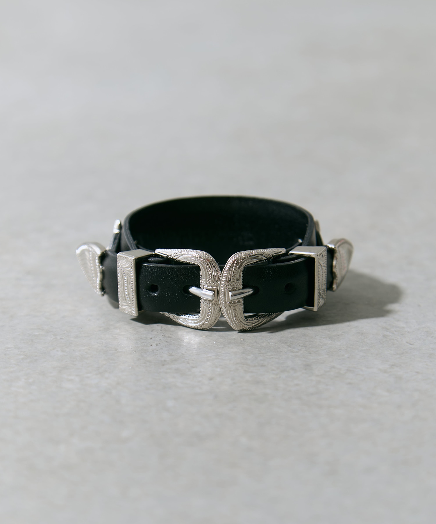 Double buckle concho bangle TOGA