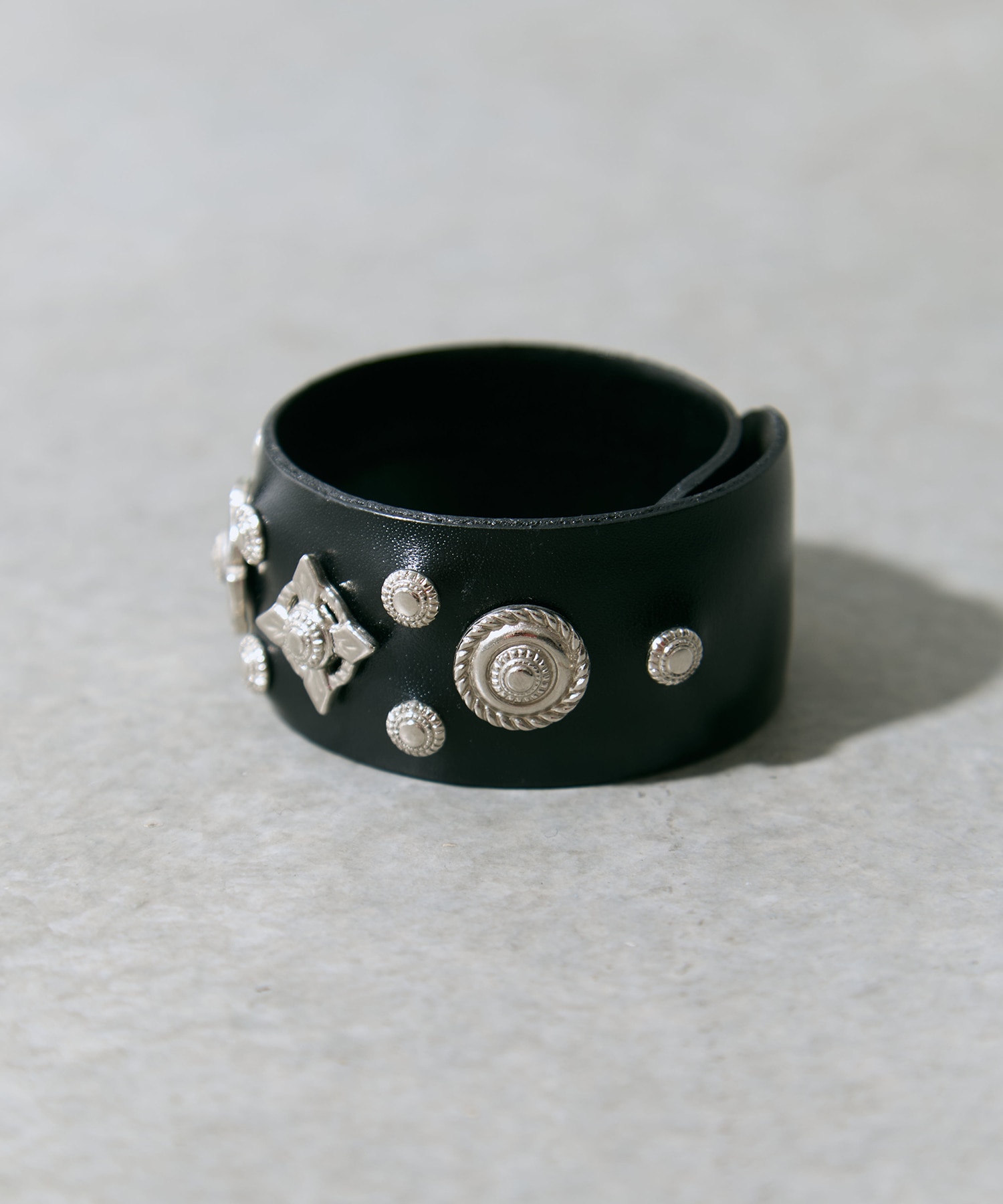 Leather roll bangle TOGA