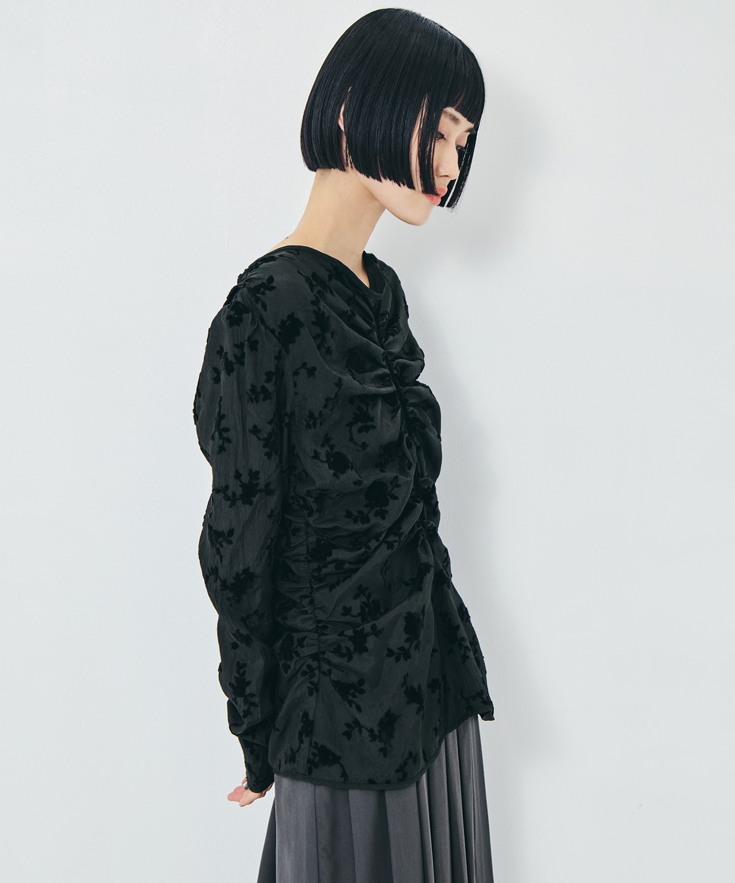 FLOCKED ROSE PRINT GATHERED BLOUSE FETICO