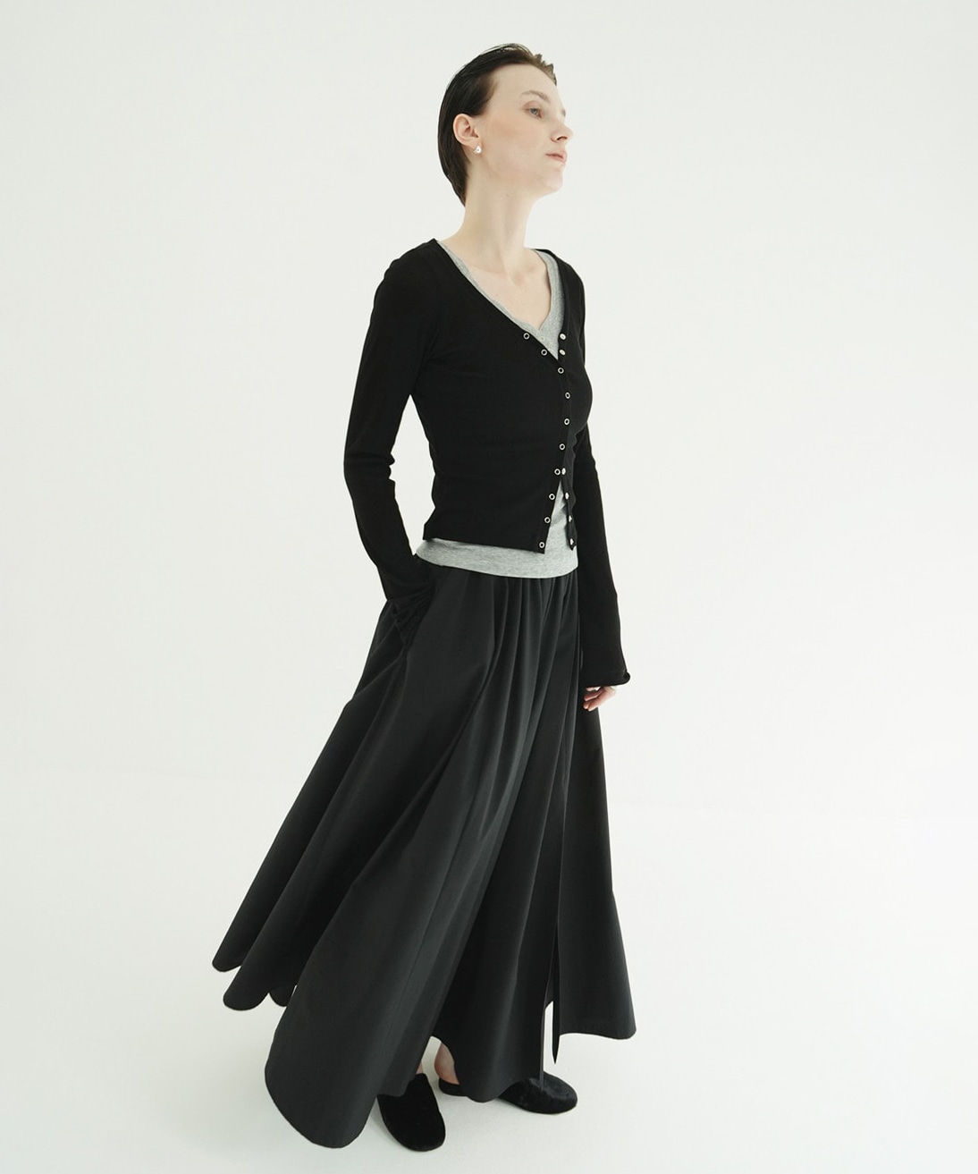 CURVED NECK LAYERED SET TOPS CLANE