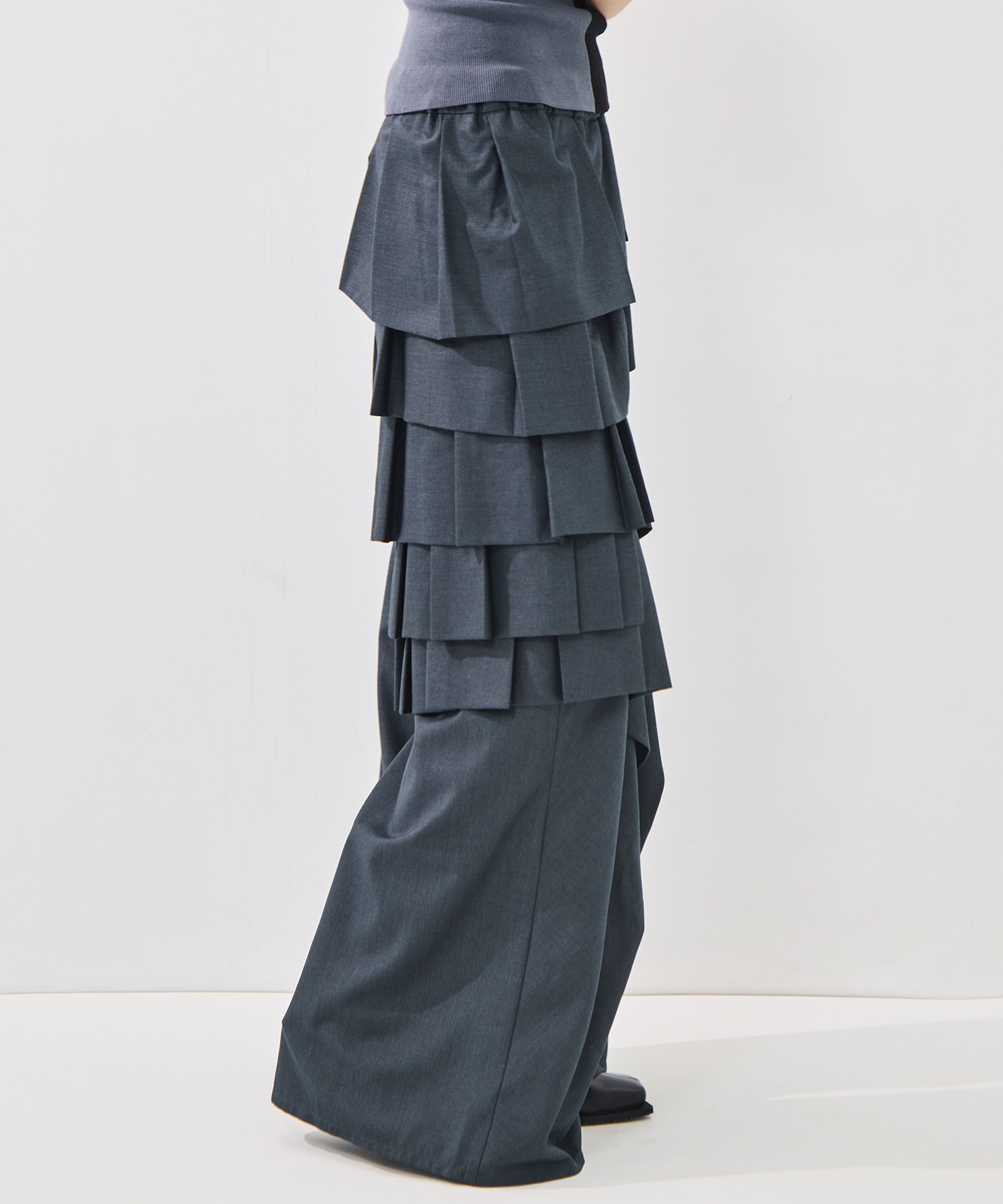 RUFFLE PANTS TAAKK